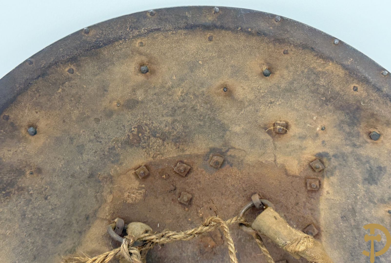 Bewerkt ijzeren Indo-Perzisch Dhal-Separ schild, 19e