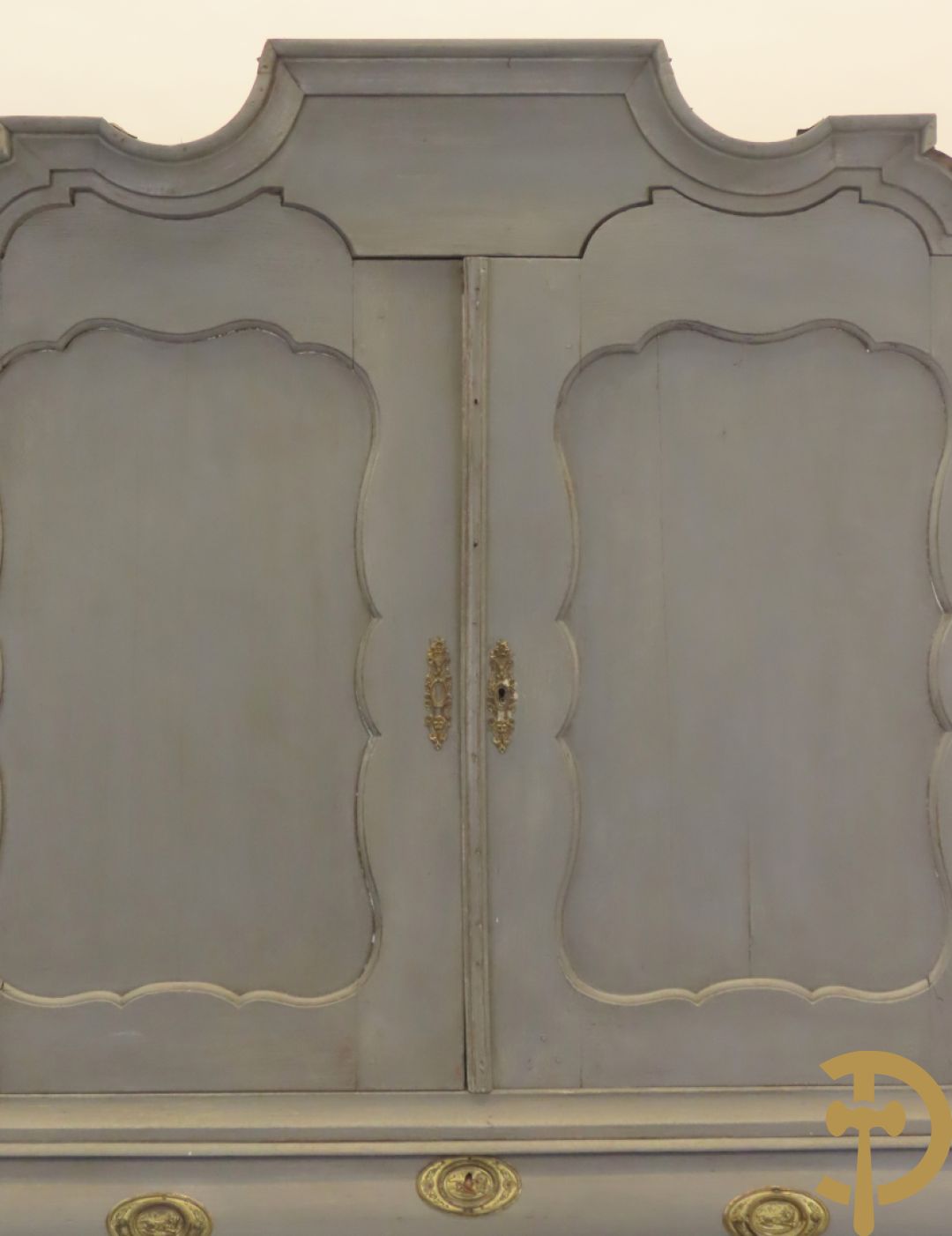 Hollands eiken beschilderd kabinet met 2 deuren bovenaan en 3 lades onderaan