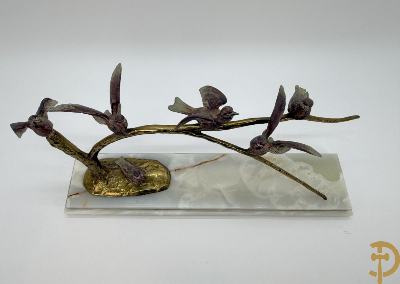 Ongetekend - Vergulde bronzen tak met zes vogels, op onix marmeren sokkel