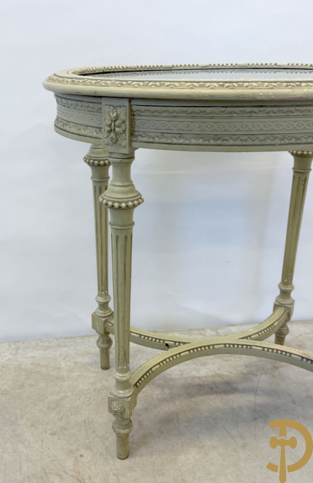 Louis XVI salonensemble bestaande uit canapé, 2 armzetels, 2 stoelen en salontafel