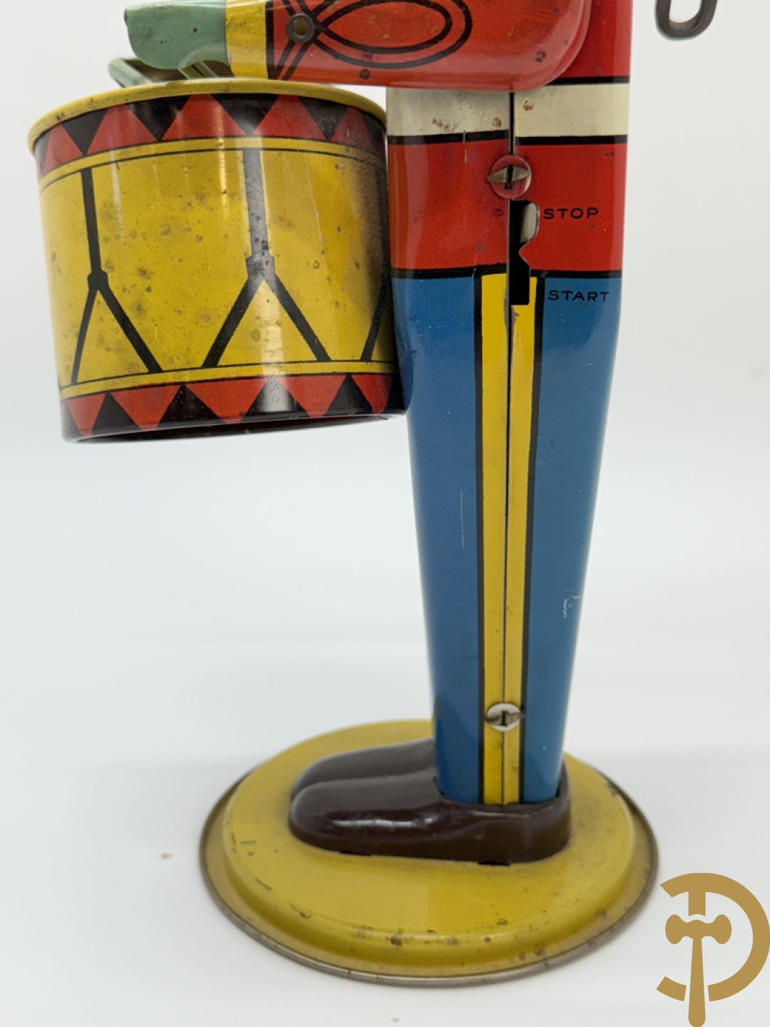 Antieke Engelse speelgoedtrommelaar, Drum Major made by Wolvering supply by Pittsburgh