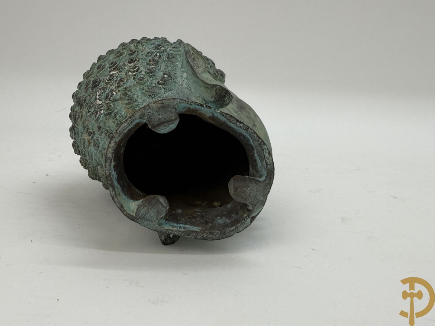 Bronzen dansende shiva + zittende bronzen boedhistische figuur + zittende boedhistische man met mand in zamak + bronzen boedhistisch boedhahoofd + bronzen shiva met 4 armen