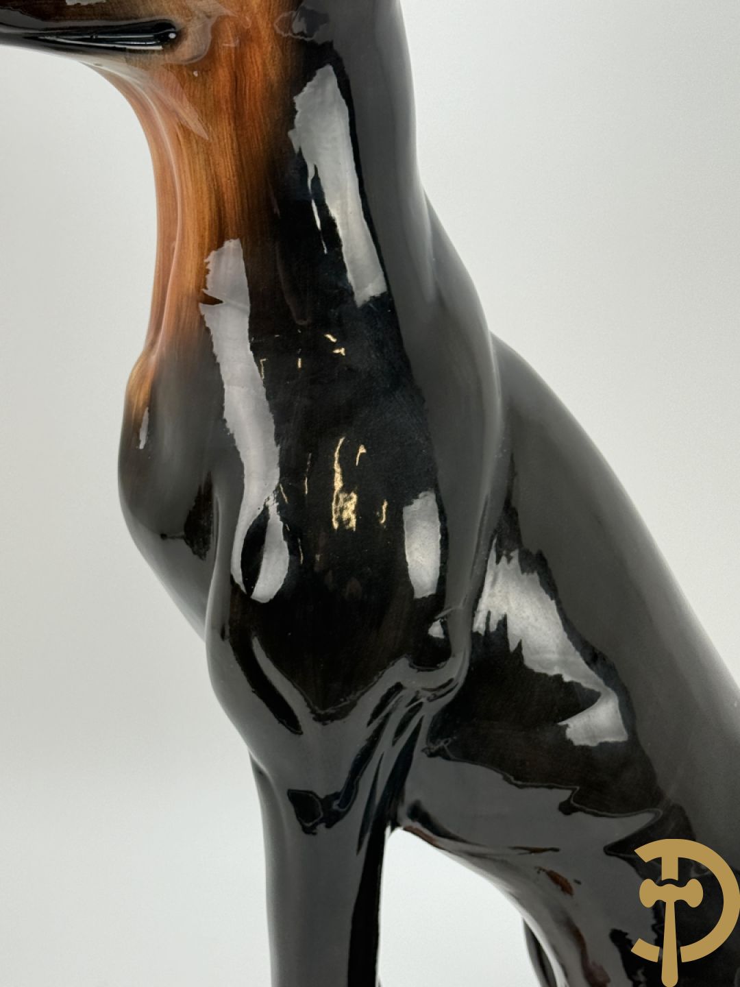 Dobberman in meerkleurige Italiaanse faience