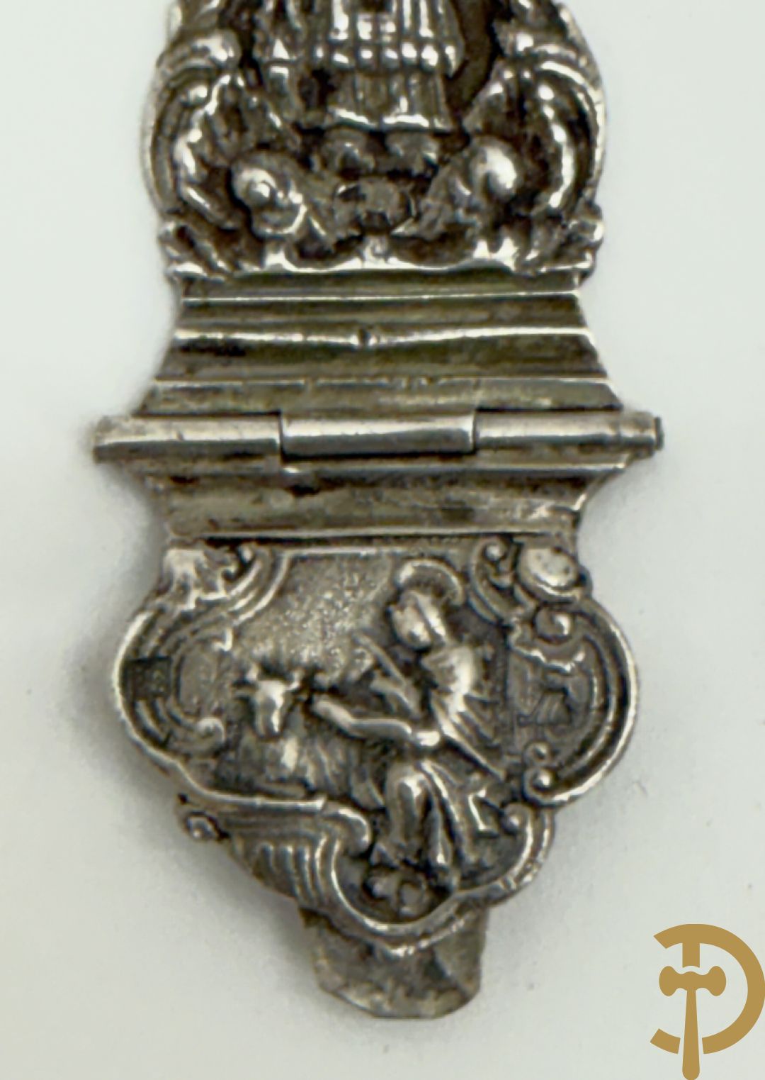 Massief zilveren collectenbus, 2 statieplakkettes, 2 slotjes van boek, wapenschild, penning