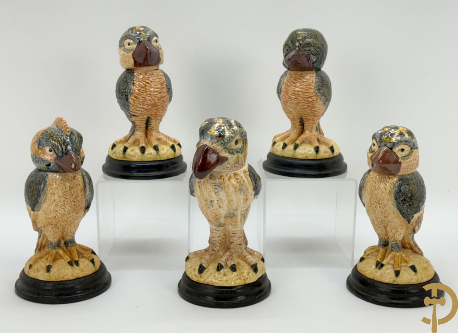 Vijf gekleurde keramieken vogels met afneembare kop, naar Martin Brothers