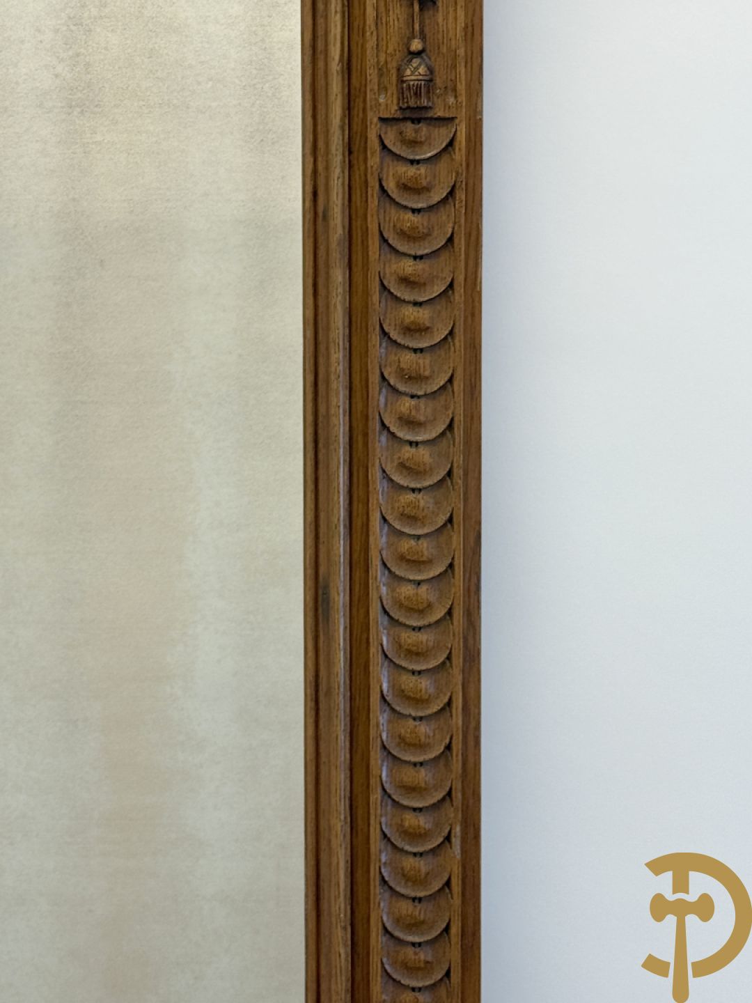 Massief eiken spiegel met knorrenlijst, hermen en Neo Renaissance sculptuur