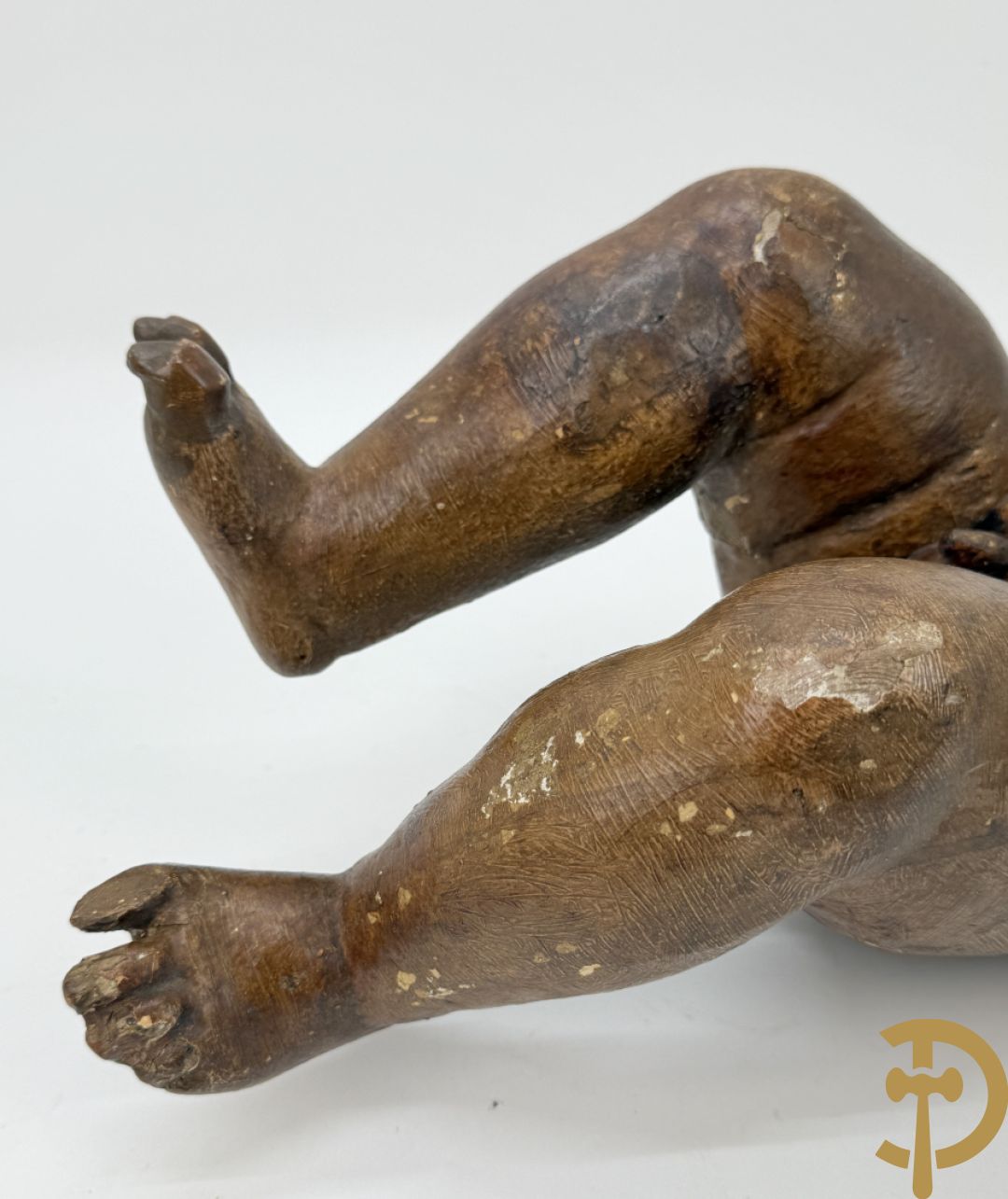 Paar houtgesculpteerde en gepolychromeerde cupido