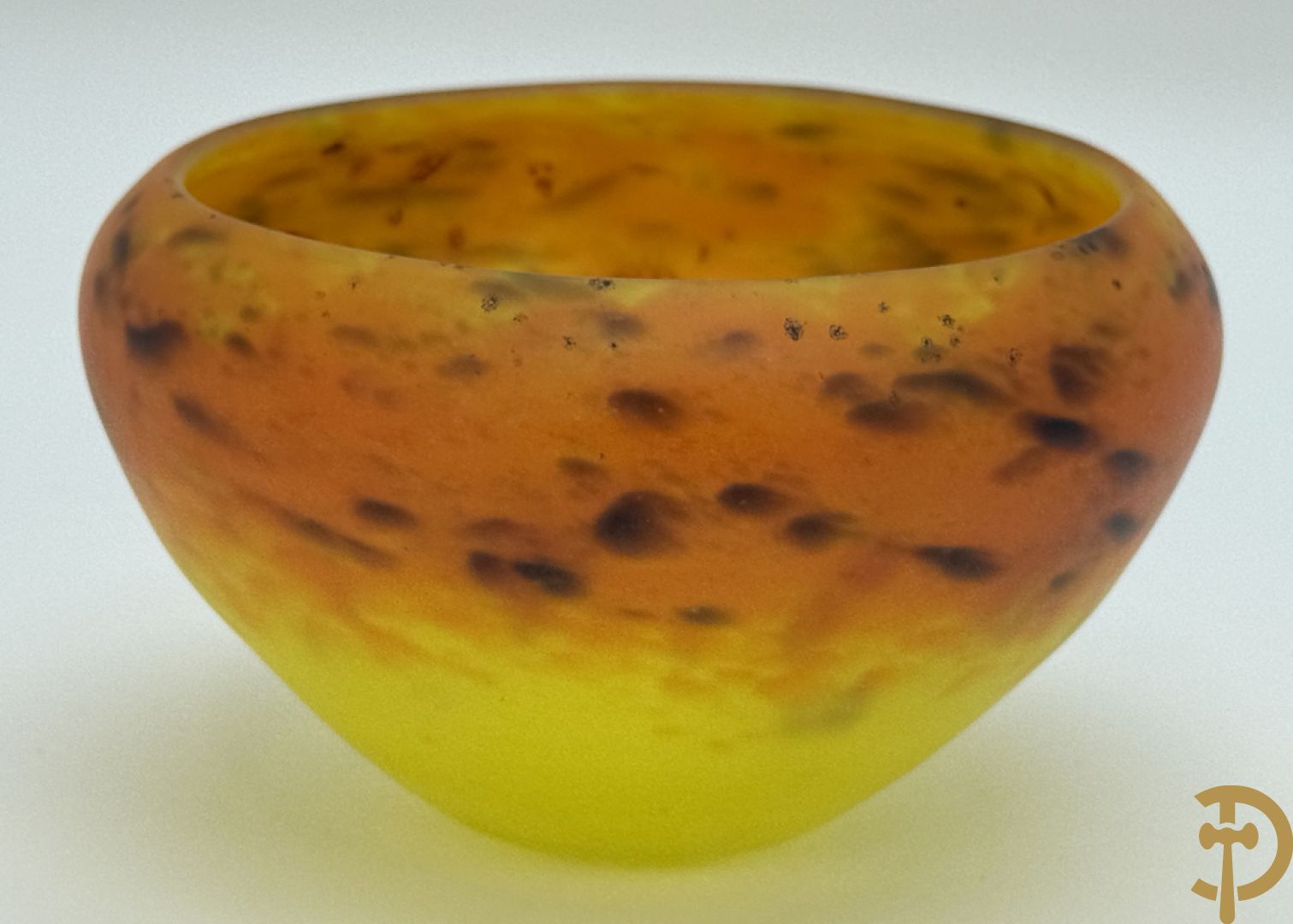 Kleurrijke kleine pate de verre coupe oranje/geel, Schneider getekend