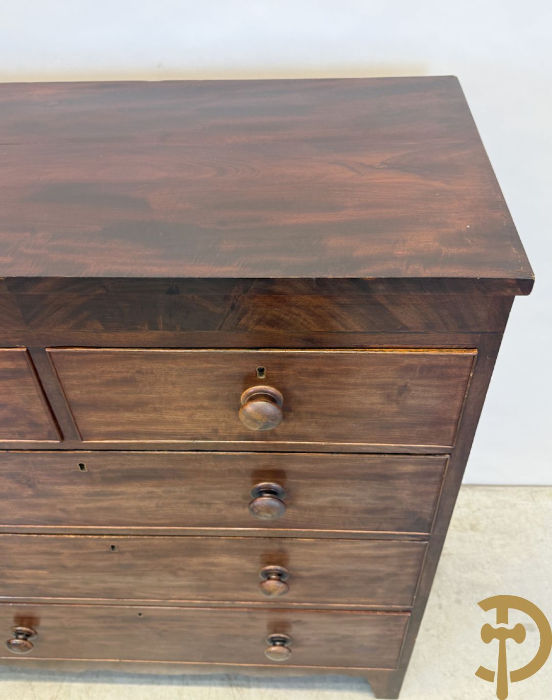 Mahoniehouten Engelse vijfladencommode