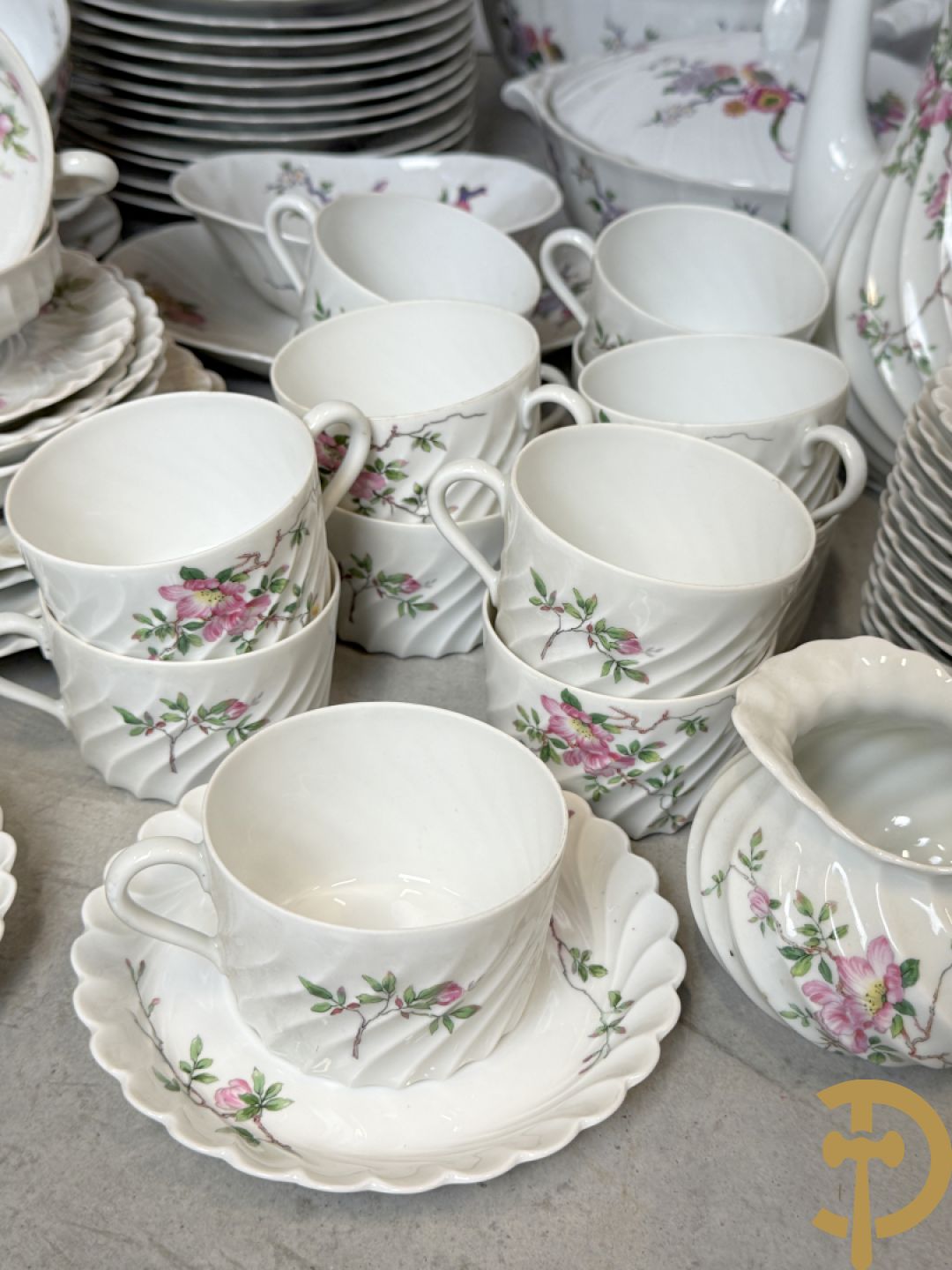 Porseleinen eet- (12-delig) en koffieservies (24- delig), Bernard Aud Limoges + porseleinen koffieservies, Haviland Limoges