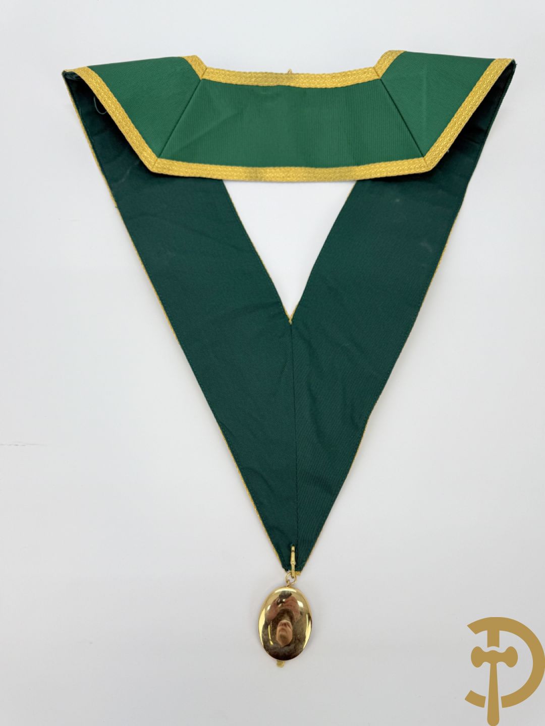 Drie kraagbanden van de Vrijmetselarij : Grand Lodge of Mark Mastermasons, Grand Conseil des Grades Mac.Allies en Grand Conclave du Moniteur Secret