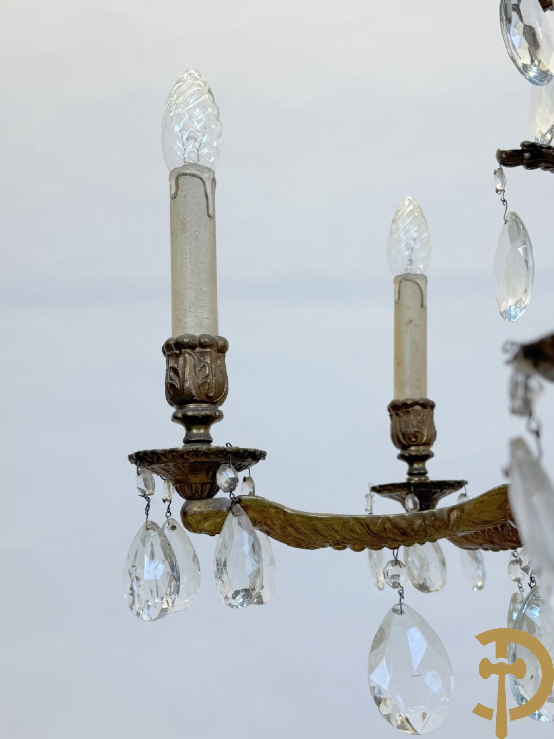 Zesarmige luchter met accanthusranken