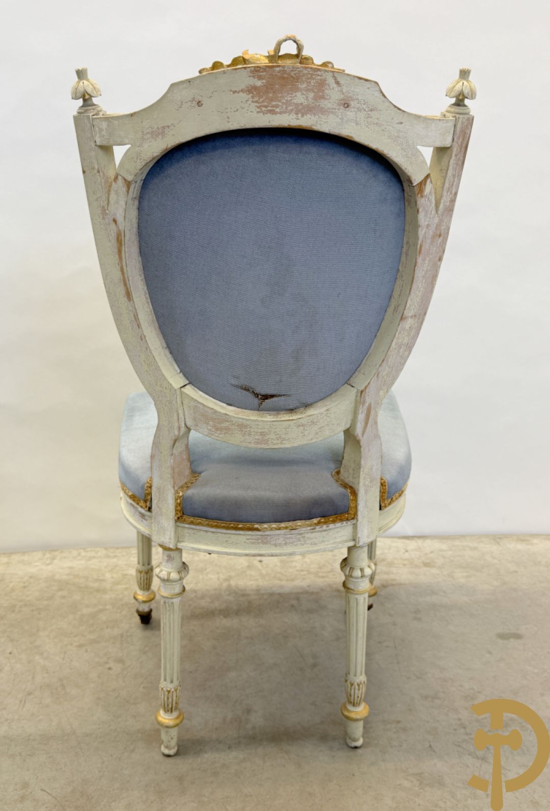 Salonensemble Louis XVI stijl bestaande uit 2 armzetels, 2 stoelen en salontafel