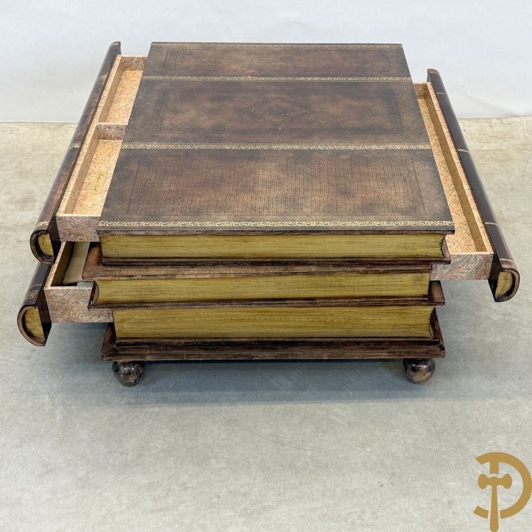 Salontafel met leder bekleed in de vorm van 3 op elkaar gestapelde boeken