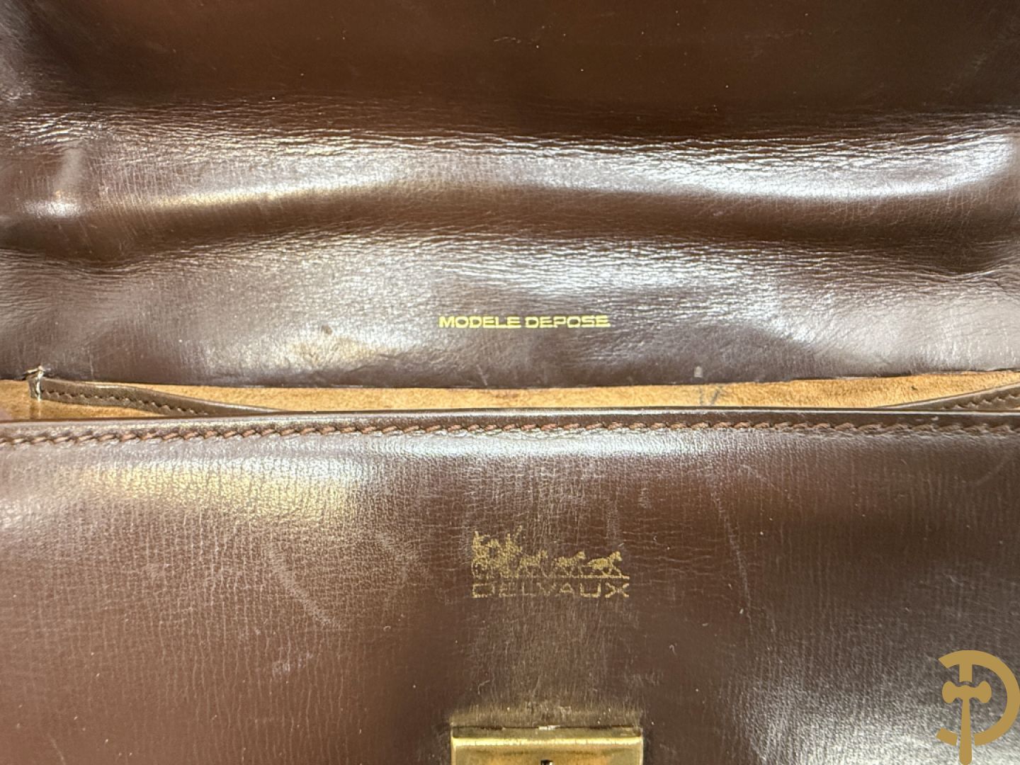 Twee vintage Delvaux handtassen (zwart en bruin) + geldbeugel + lege doosjes