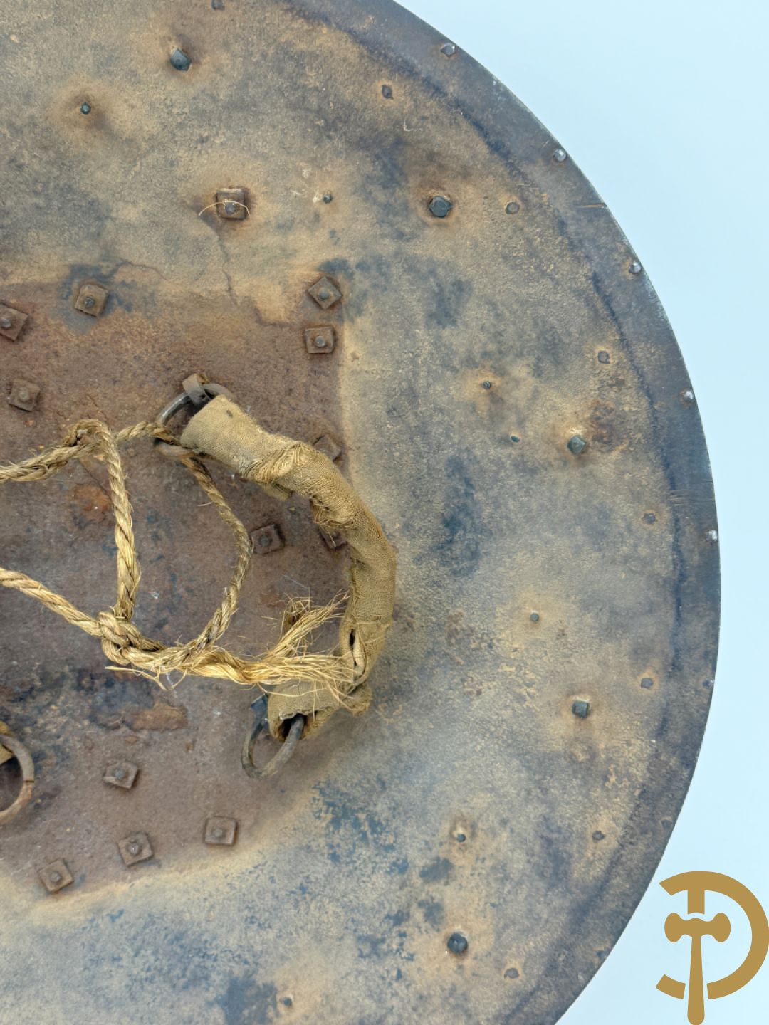 Bewerkt ijzeren Indo-Perzisch Dhal-Separ schild, 19e