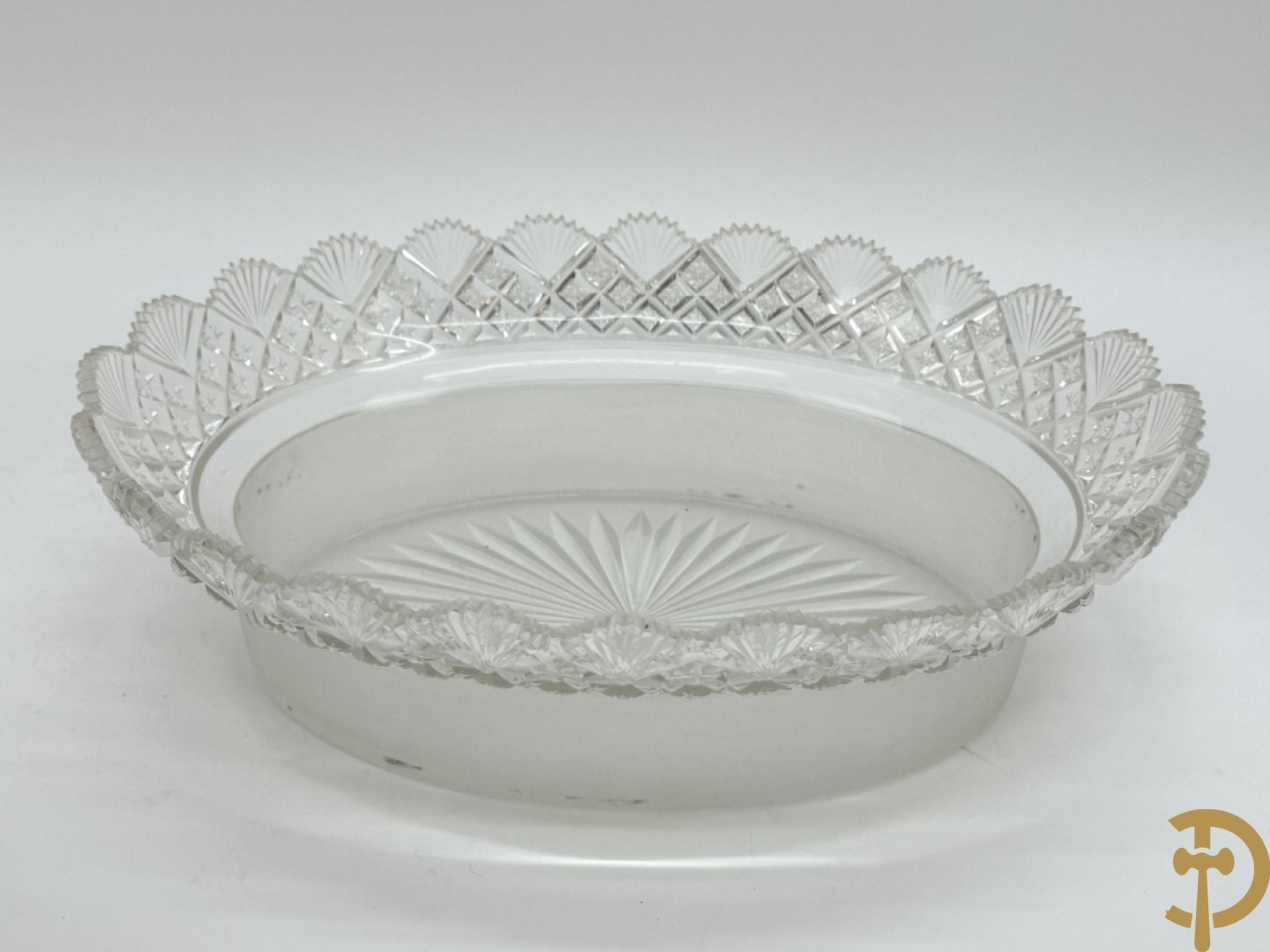 Massief zilveren ovale milieu de table met kristallen coupe