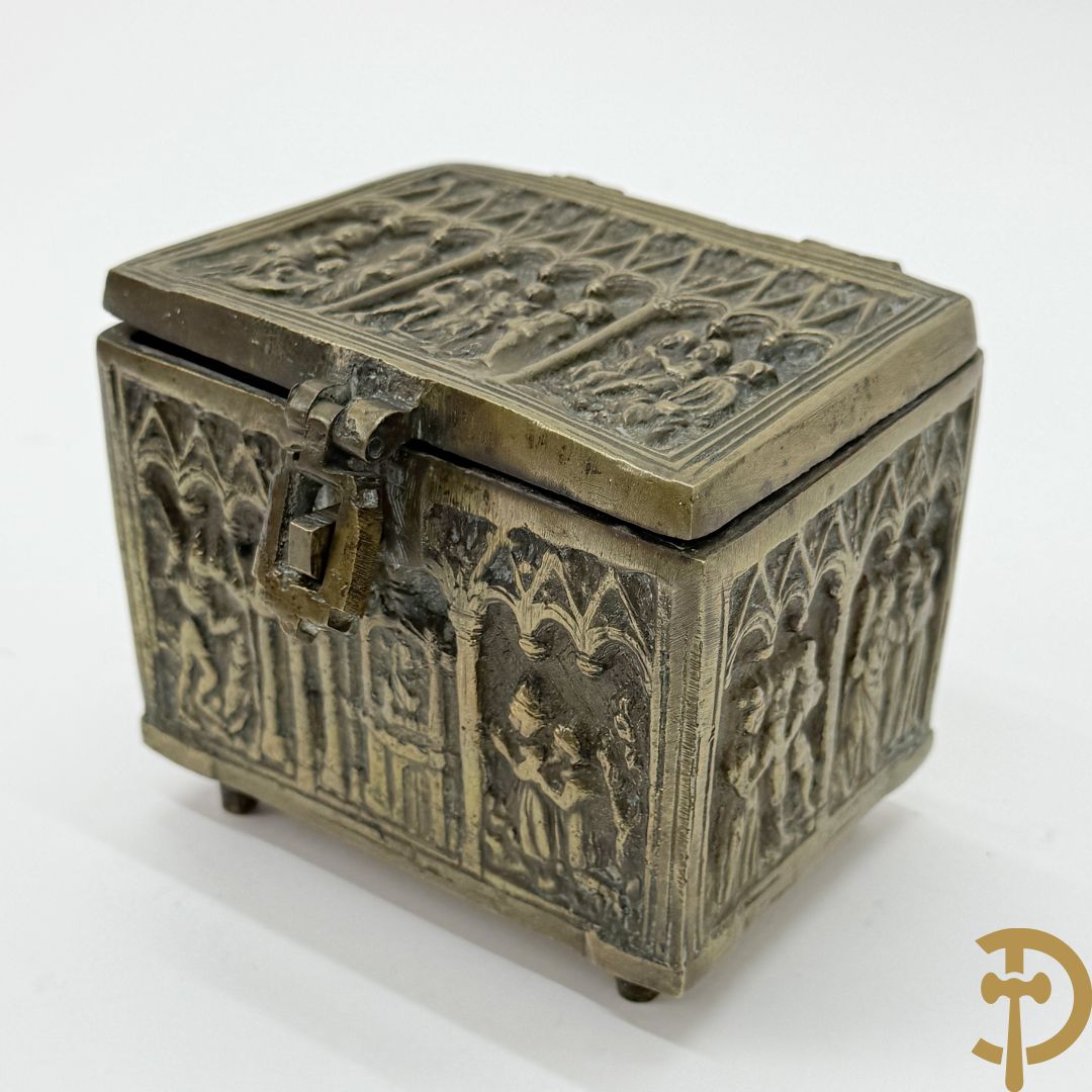 Vierdelige koperen Russische reisikoon + bronzen Neo Gotisch koffertje