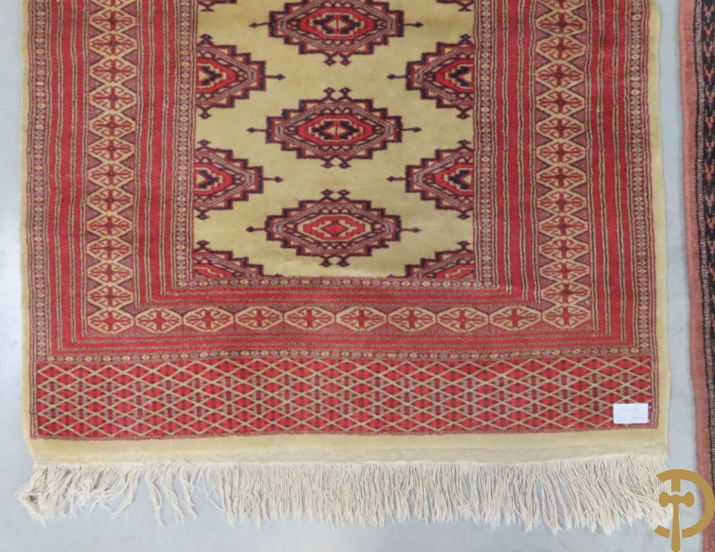 Zes oosterse handgeknoopte tapijten w.o. 2 Bouchara, Hamadan en 2 voettapijtjes