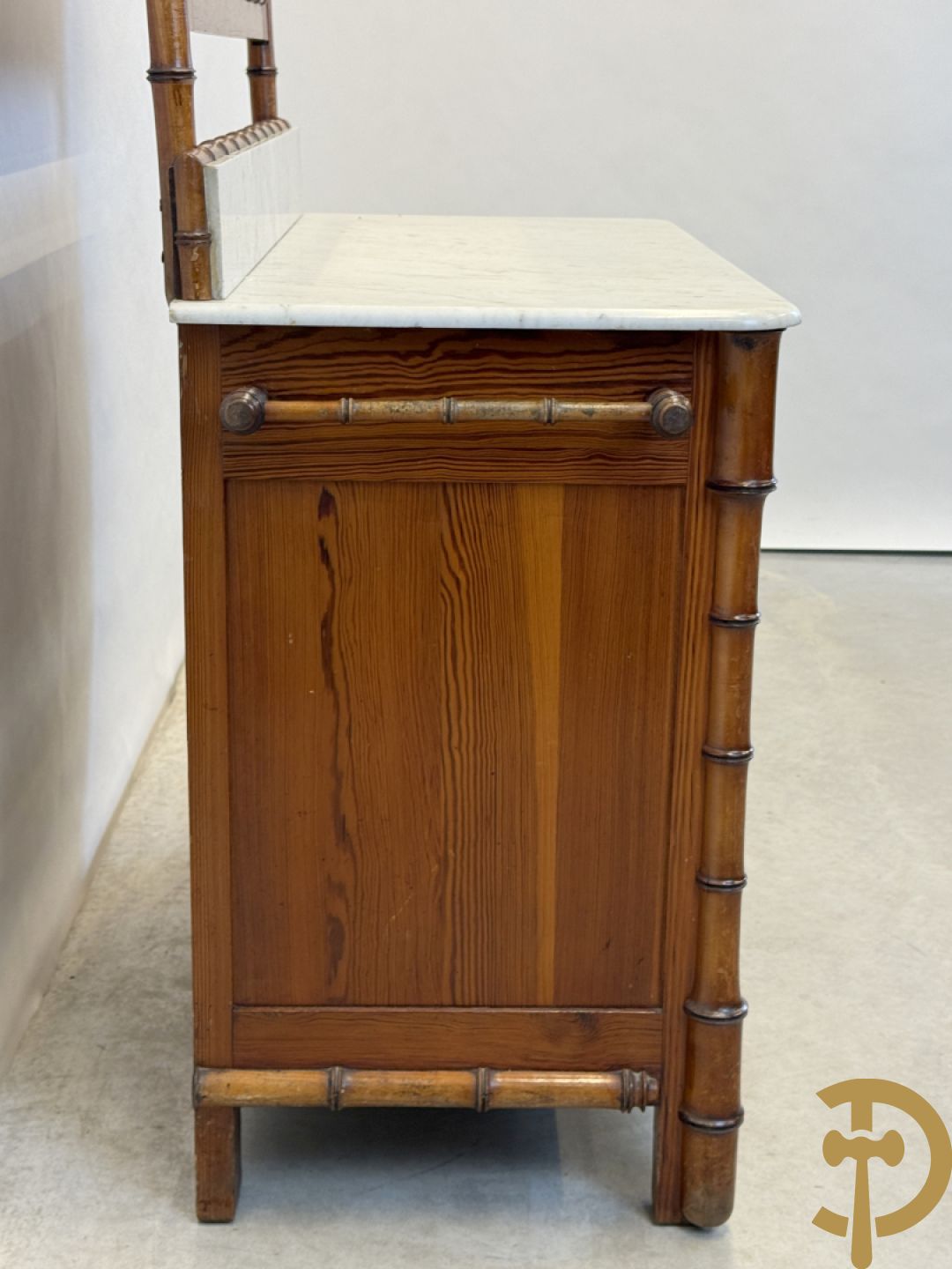 Bamboe opschiktafel mt 4 lades, wit marmeren blad en spiegel