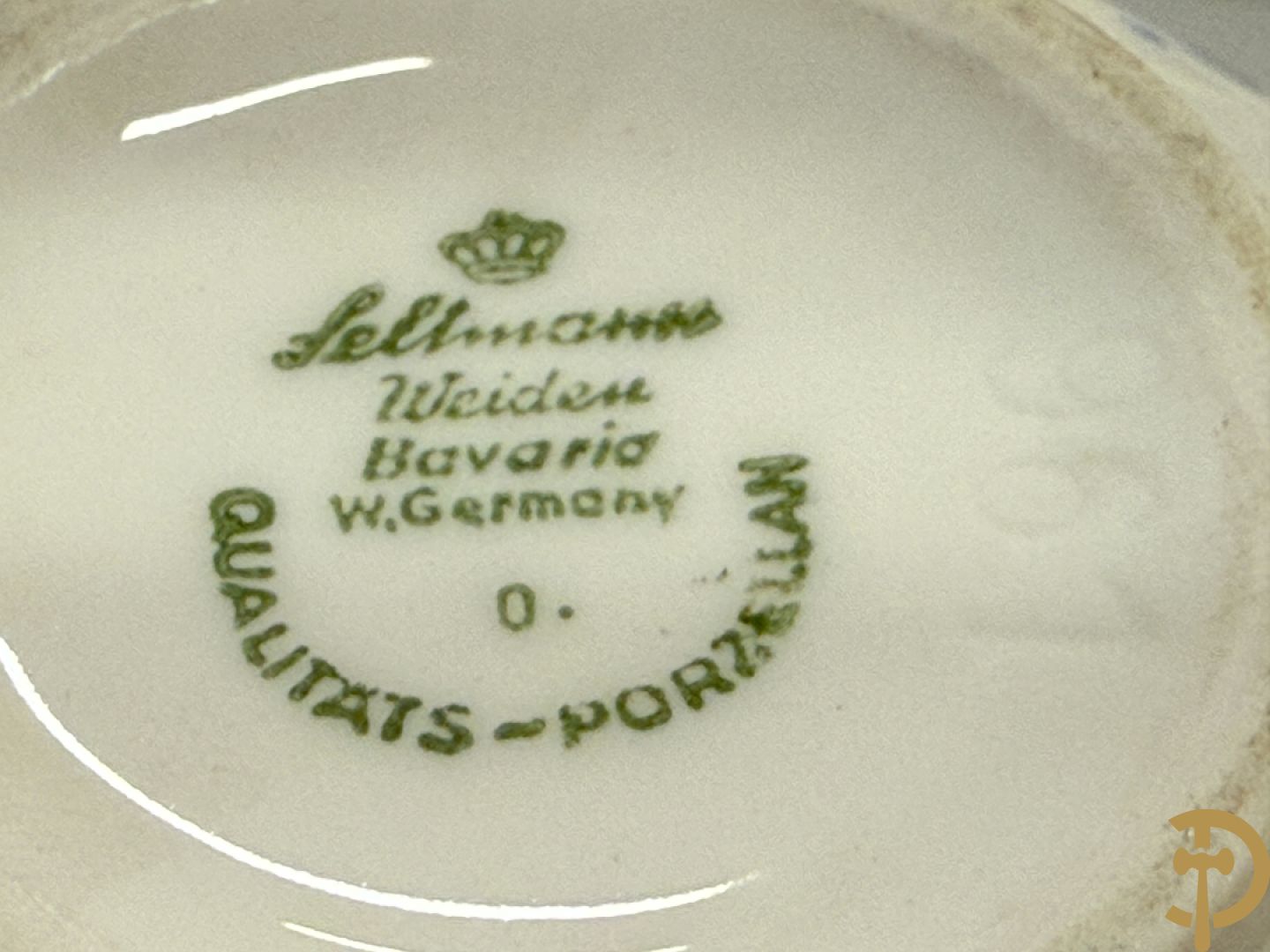 Porseleinen eet- en koffieservies, Winterling Kirchenlamitz Bavaria, met kobaltblauw decor + Porseleinen eet- en koffieservies met blauw bomendecor, Bavaria