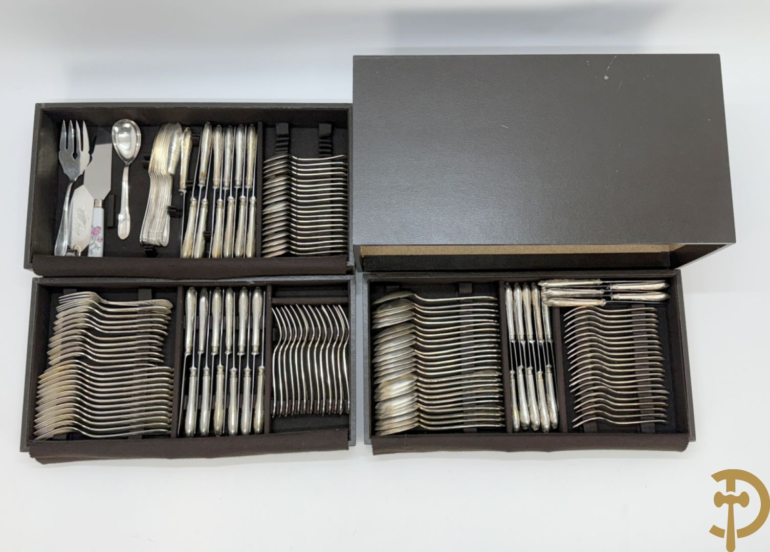 Verzilverd Louis XV bestek in koffer