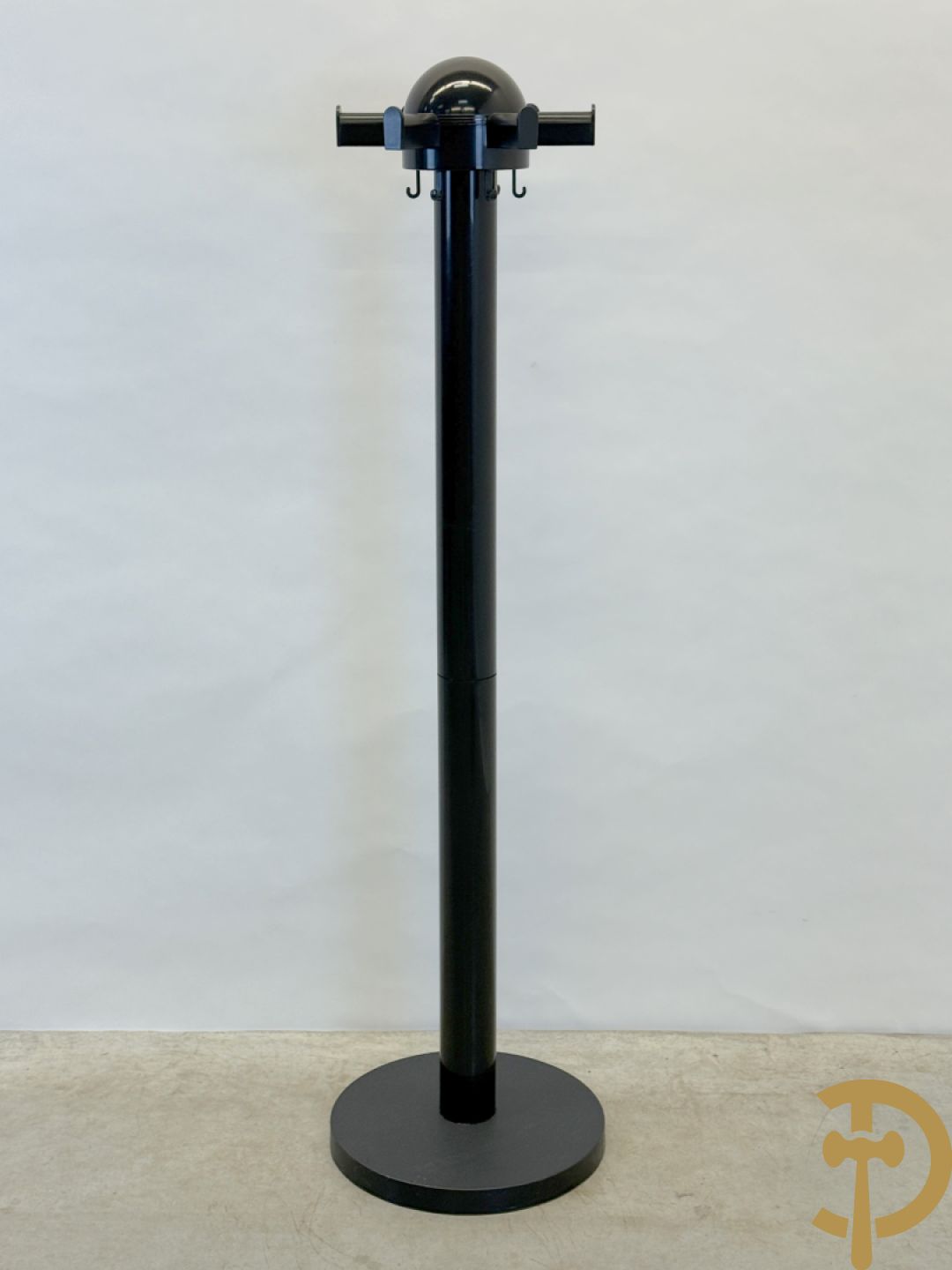 Zwarte plexi kapstok Kartell Centrokappa model 4653