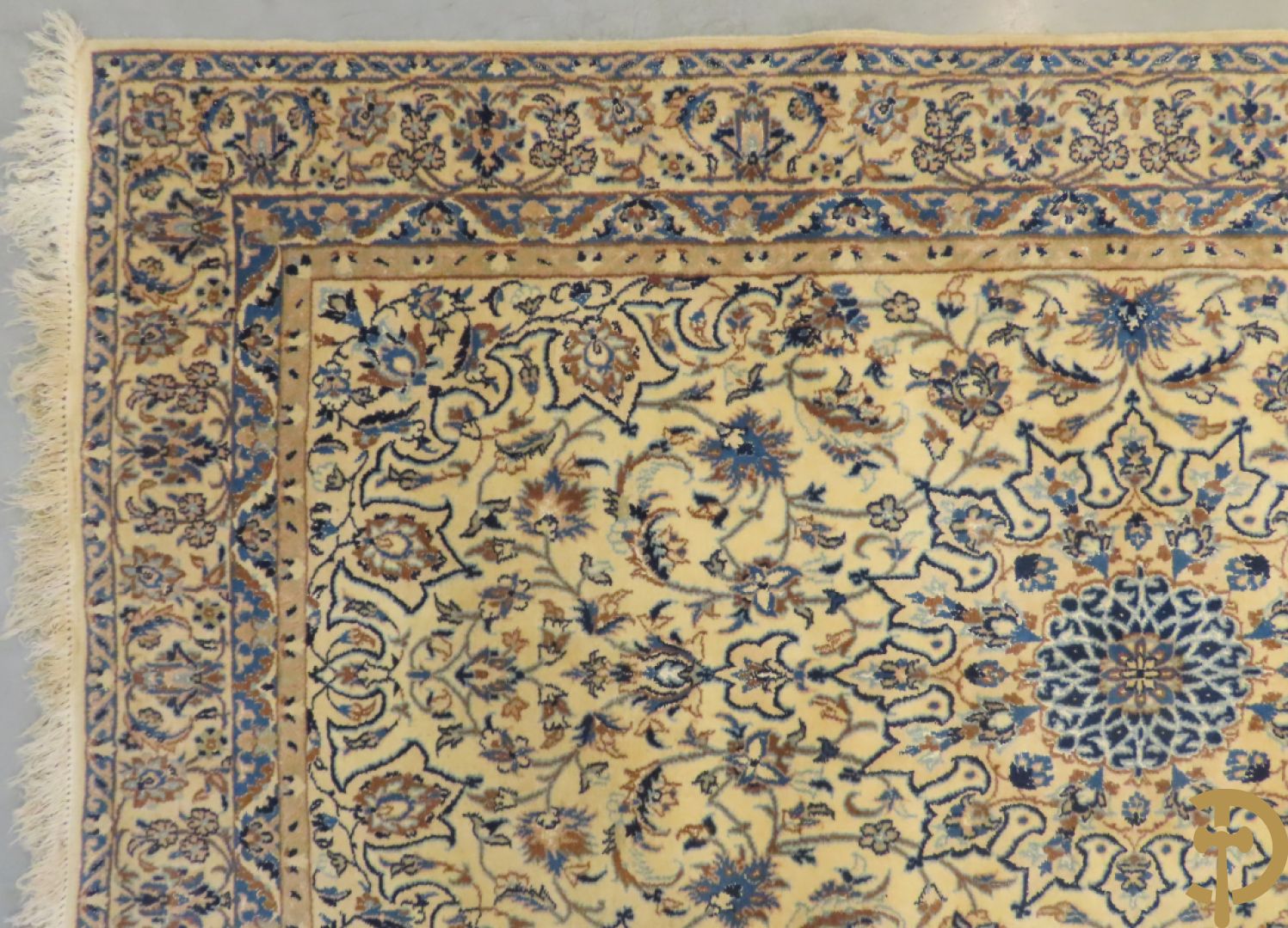 Oosters handgekonoopt tapijt Nain