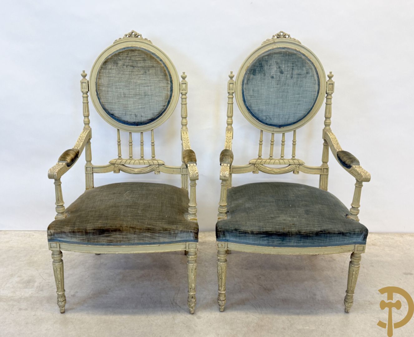 Louis XVI salonensemble bestaande uit canapé, 2 armzetels, 2 stoelen en salontafel