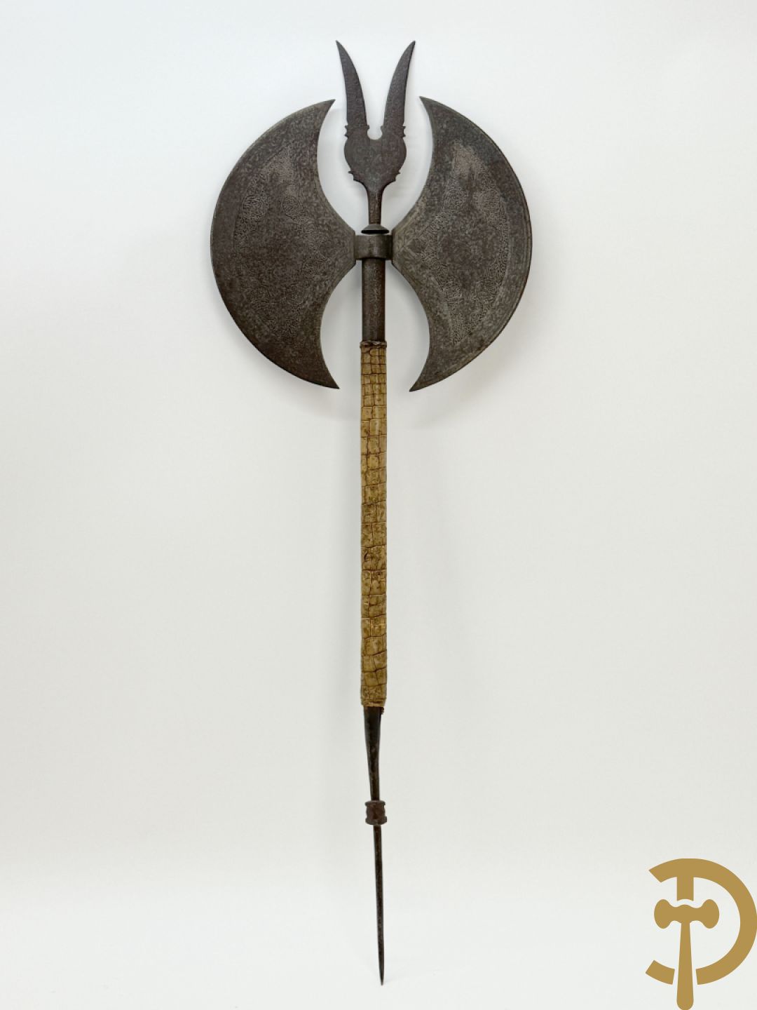 Ijzeren ceremoniële bewerkte dubbele Perzische Mahdist bijl of Tabar, 19e