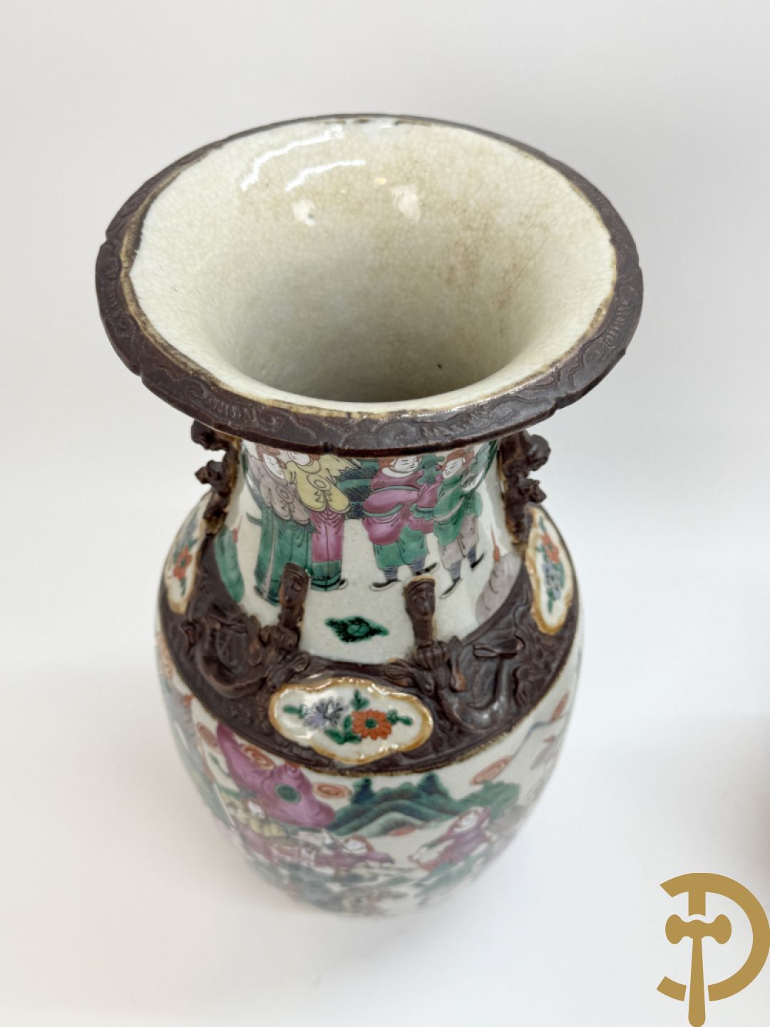 Twee Nankinvazen met geanimeerd krijgerdecor