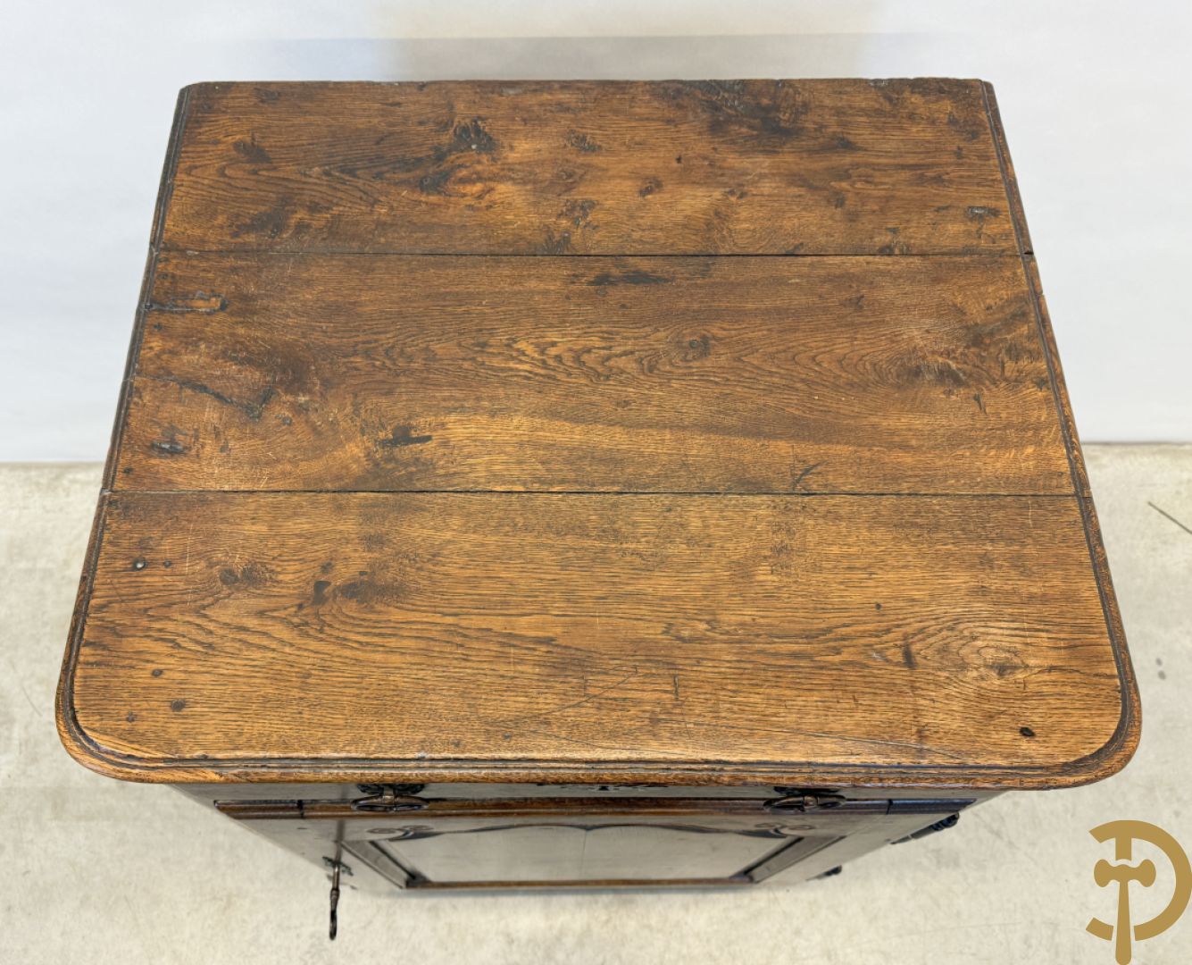 Massief eiken confiturier met deur en lade, 18e