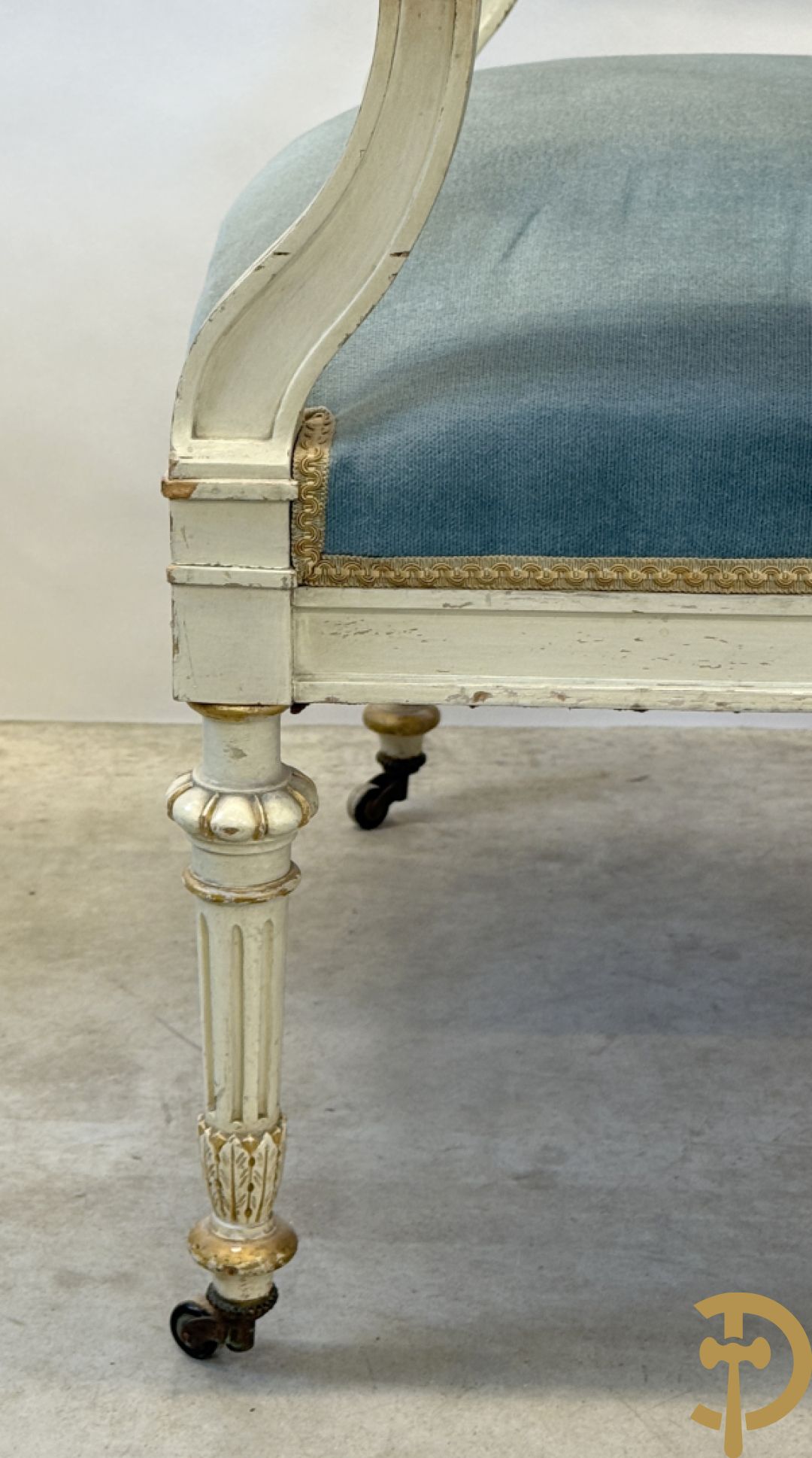 Salonensemble Louis XVI stijl bestaande uit 2 armzetels, 2 stoelen en salontafel