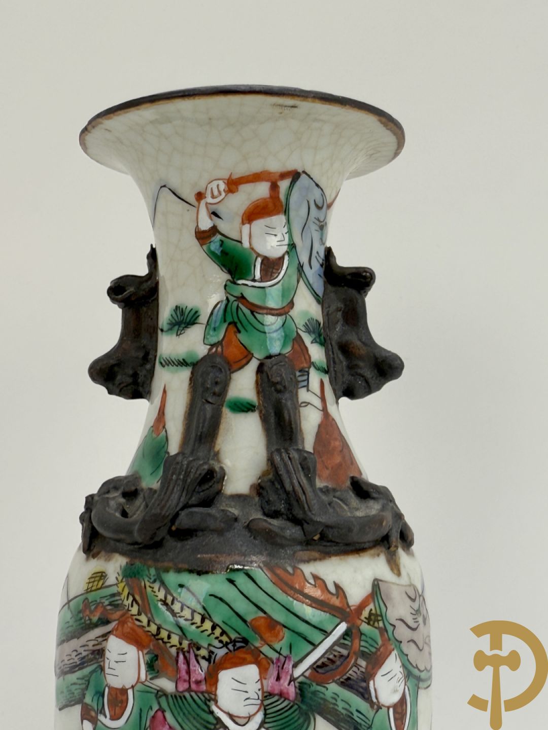 Twee fo-honden, Nankin vaas en Imari bord