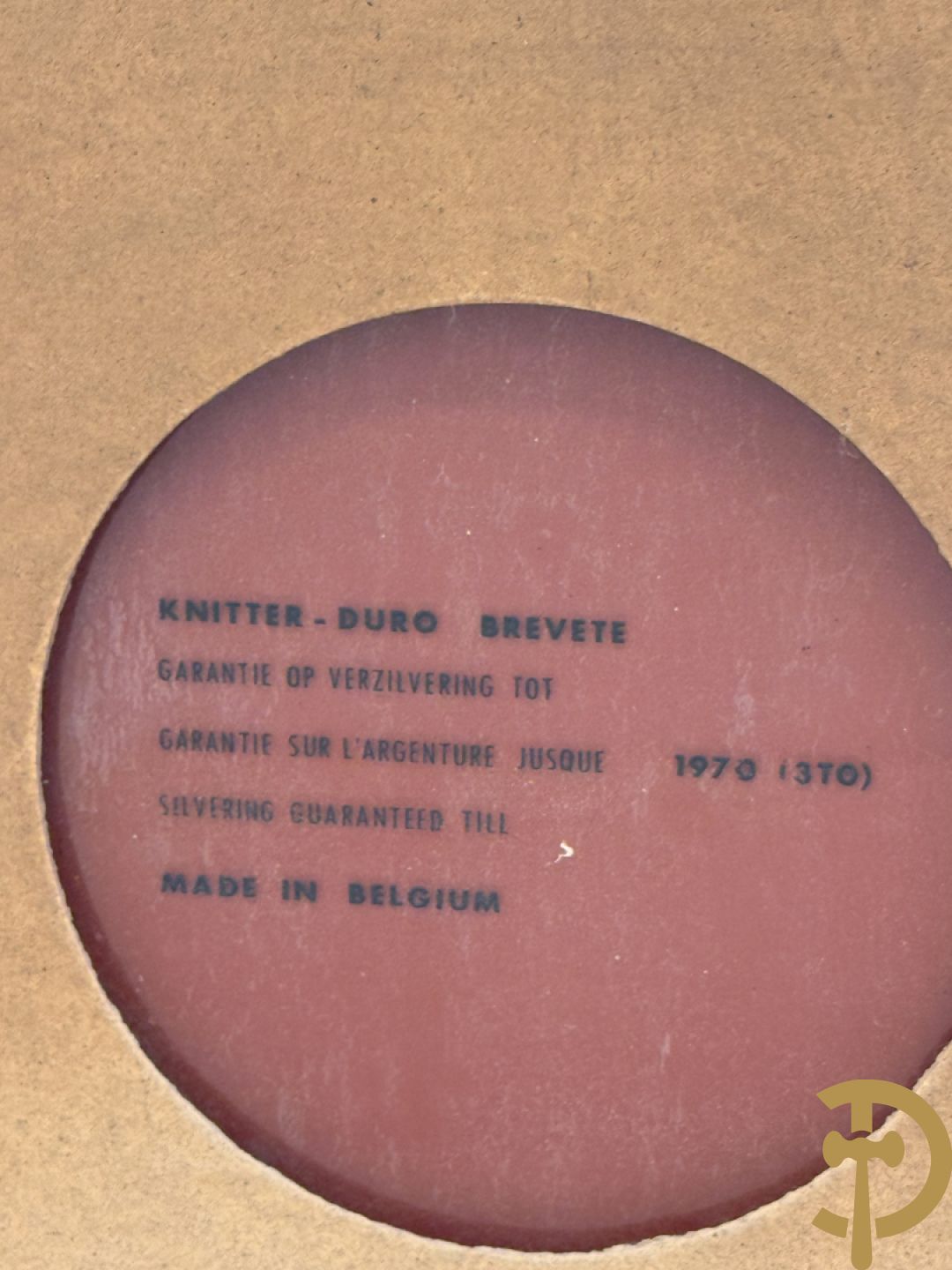 Paar vergulde spiegels met geslepen boord en rocailles, Louis XV stijl