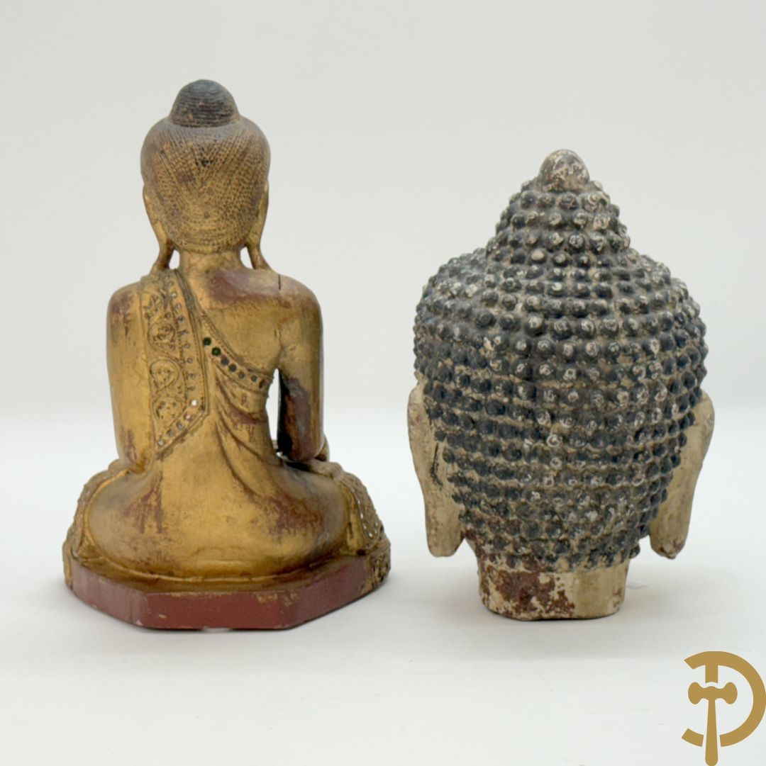 Handbeschilderd ijzeren boedhahoofd + vergulde houtgesculpteerde zittende boedha