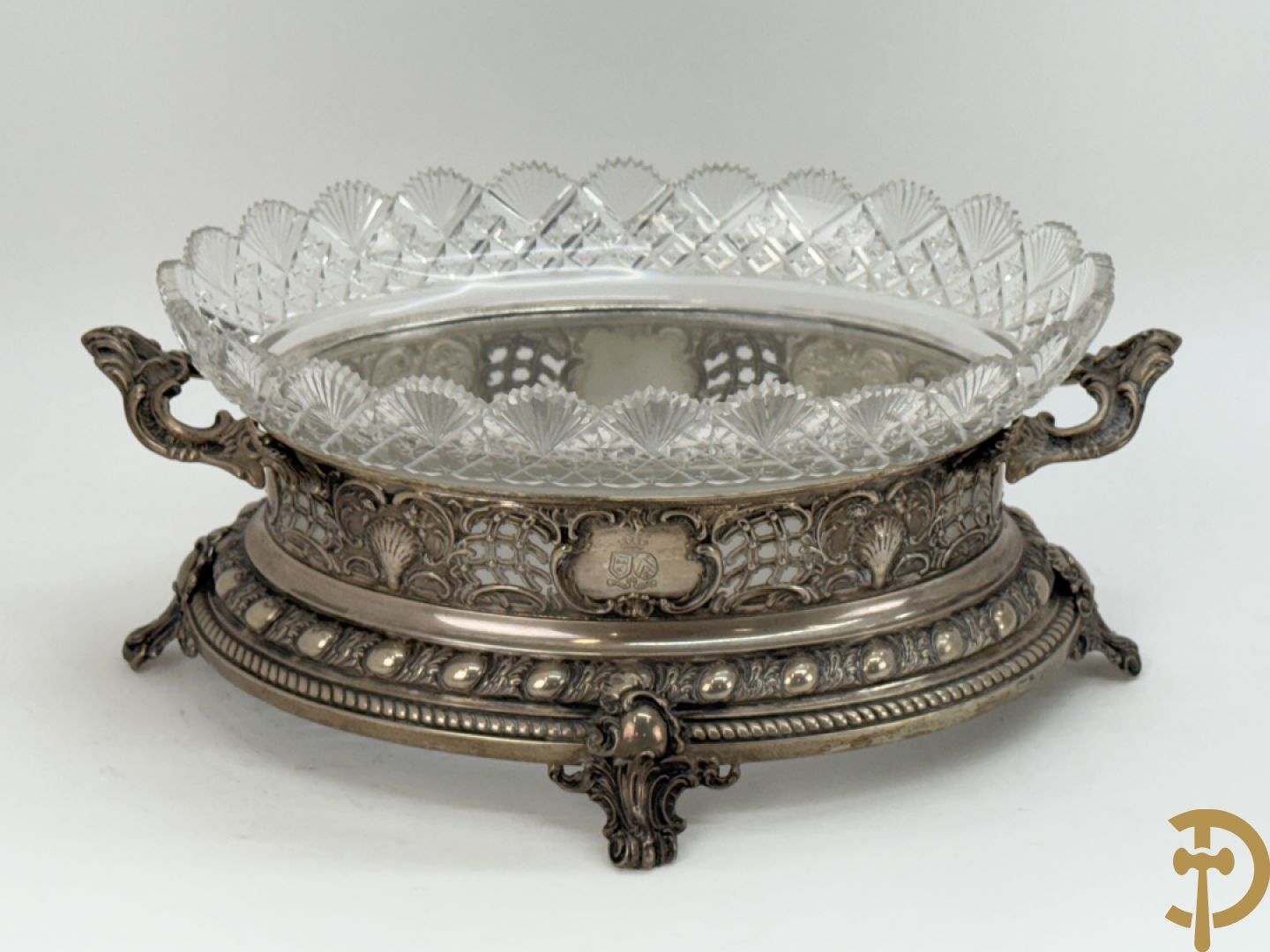 Massief zilveren ovale milieu de table met kristallen coupe