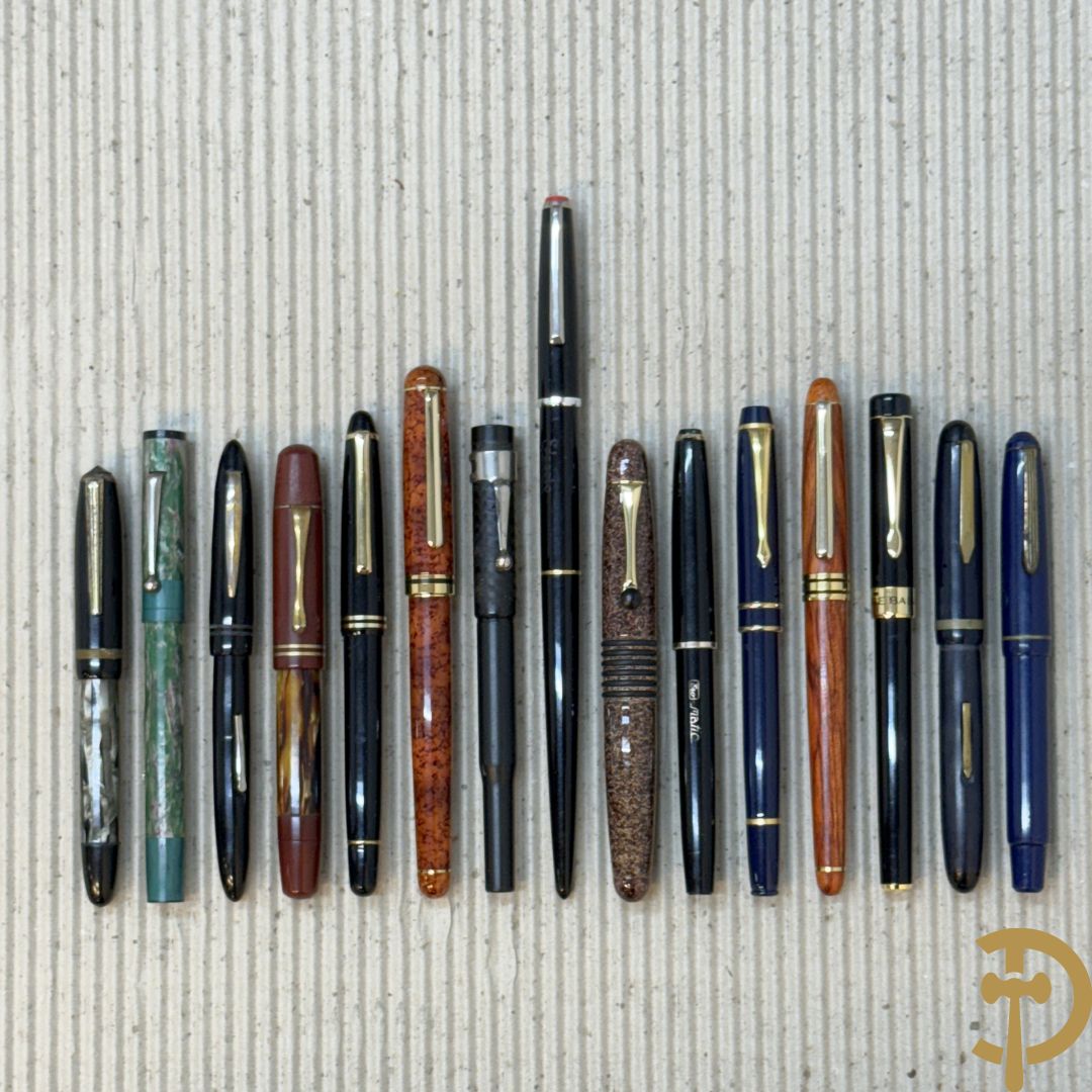 Vijftien oude vulpennen w.o. 5 uit de jaren 