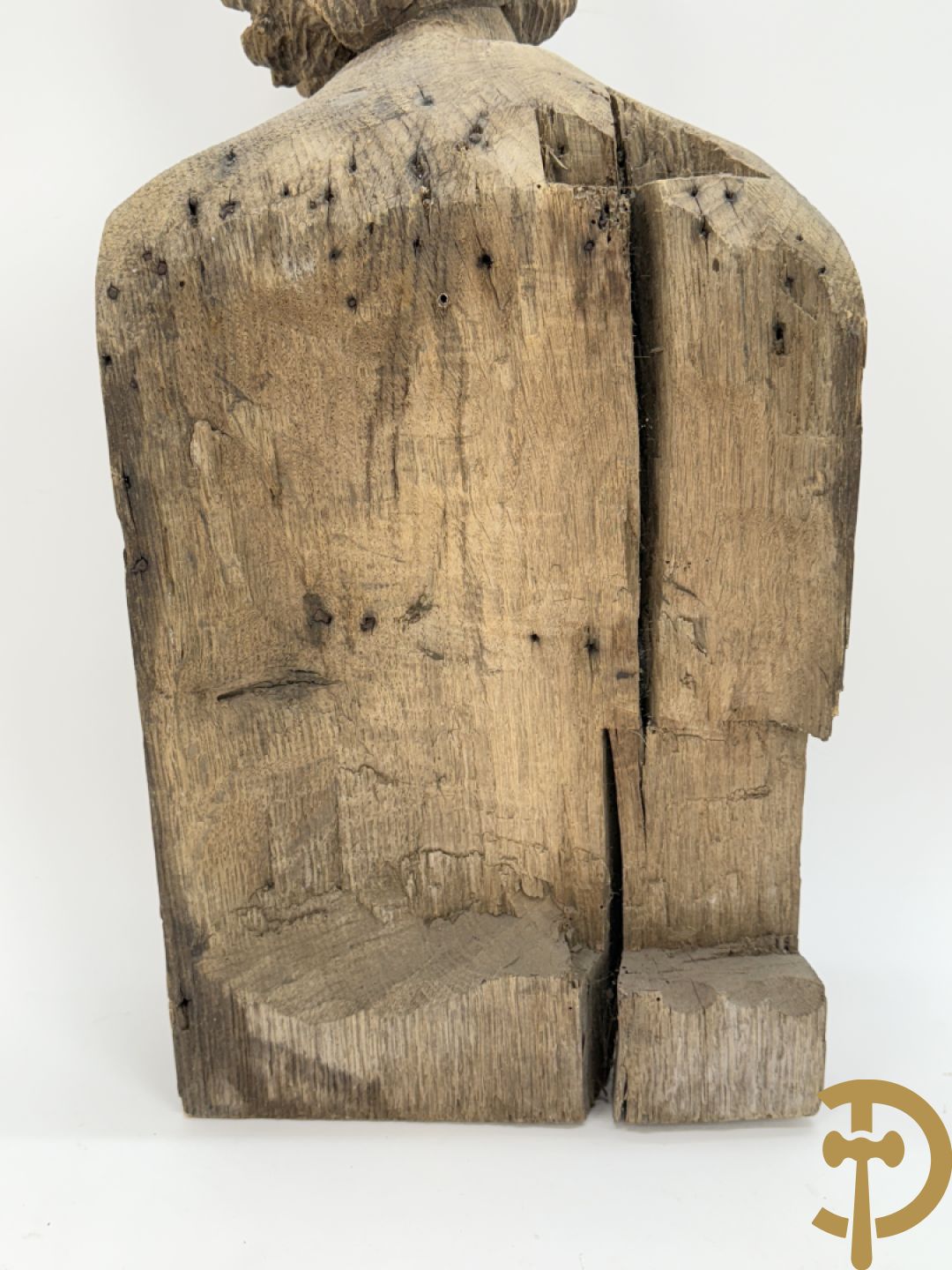 Houtgesculpteerd eiken basrelief karakterkop van man met baard + terra cotta karakterkop van man met baard, achteraan gemerkt Buster 