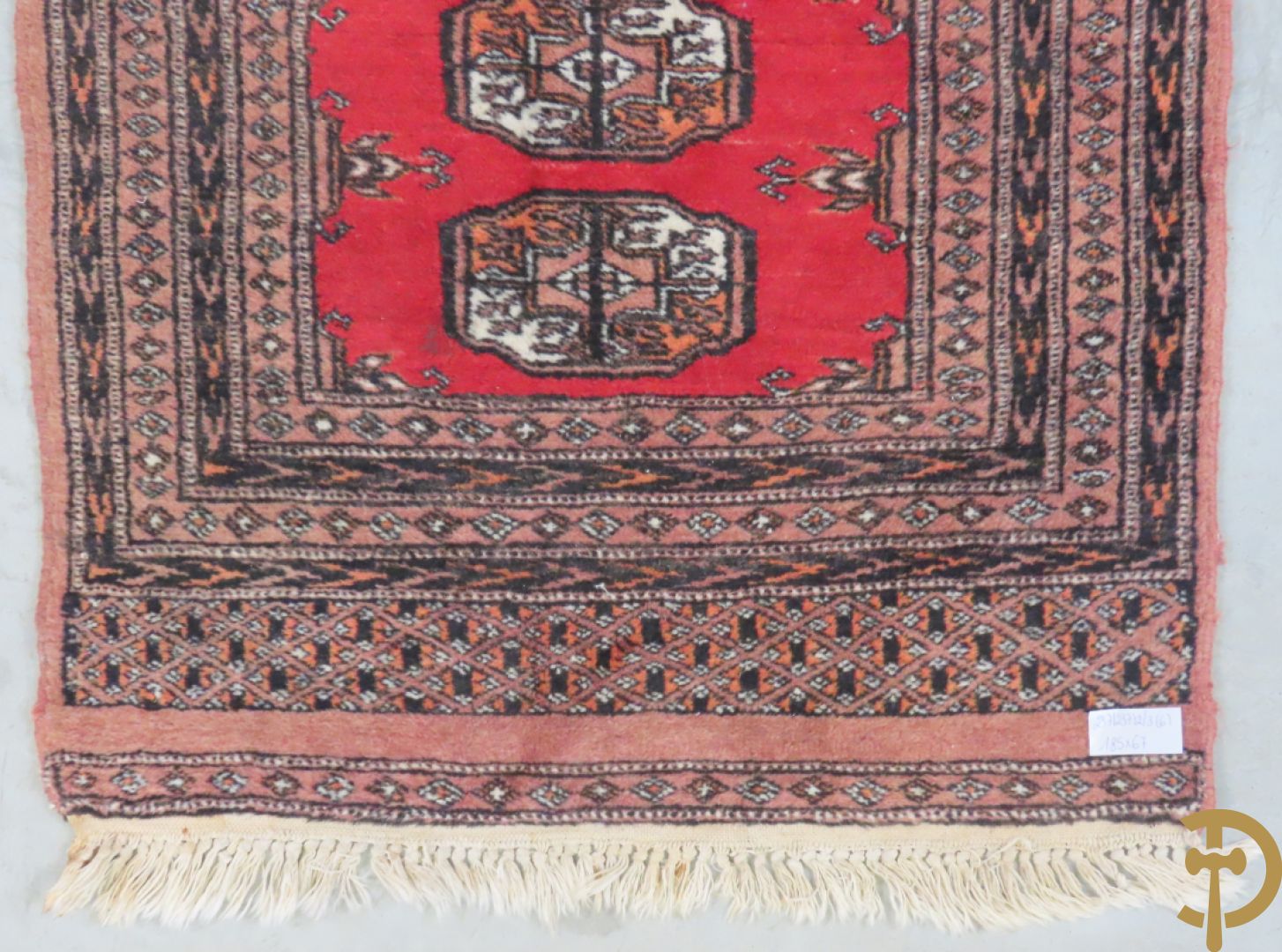 Zes oosterse handgeknoopte tapijten w.o. 2 Bouchara, Hamadan en 2 voettapijtjes