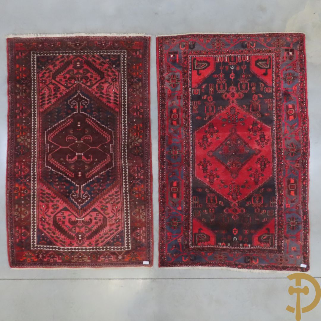 Twee oosterse handgeknoopte tapijten Hamadan