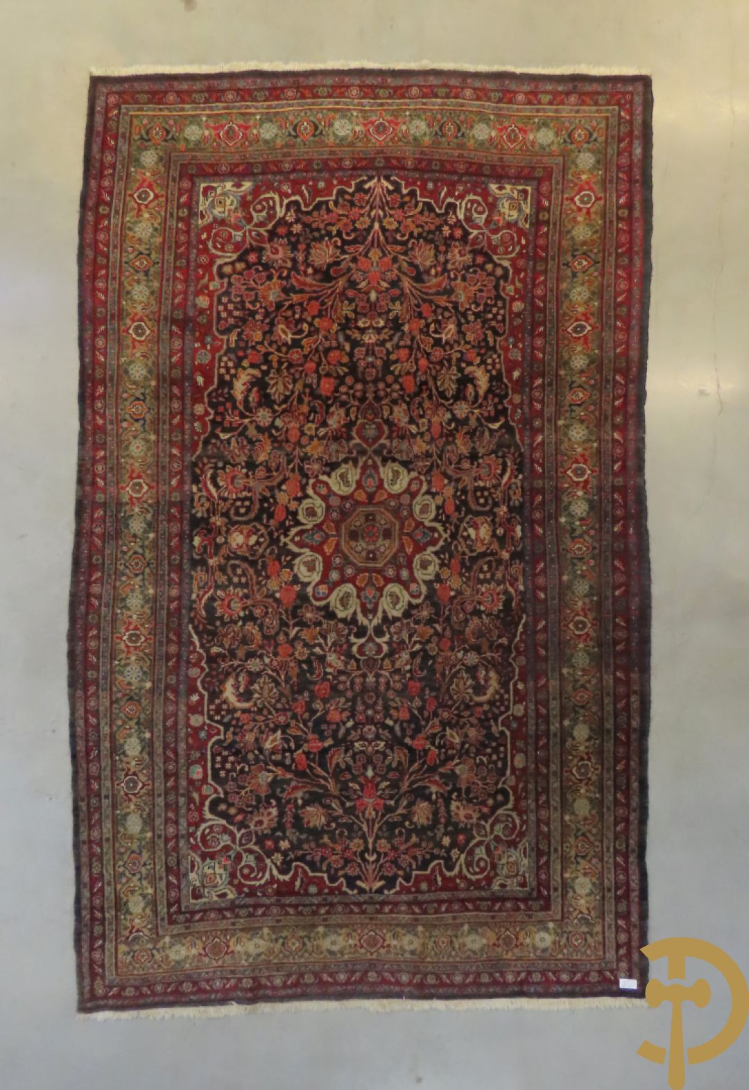 Oosters handgeknoopt tapijt Bidjar met centraal medaillon en bloemendecor