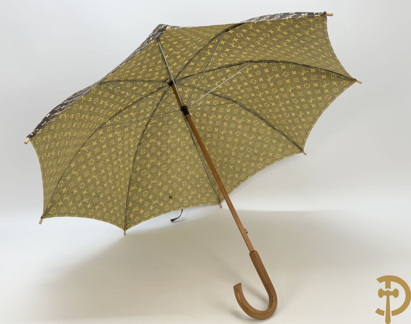 Grote en kleine toiletzak Louis Vuitton + agenda 2001  + portefeuille + tag + paraplu