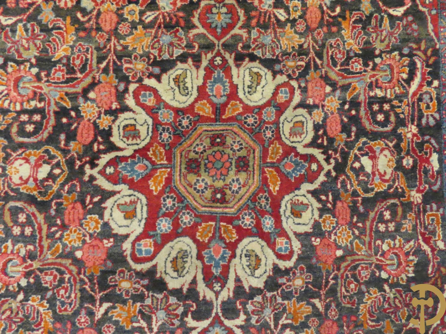 Oosters handgeknoopt tapijt Bidjar met centraal medaillon en bloemendecor