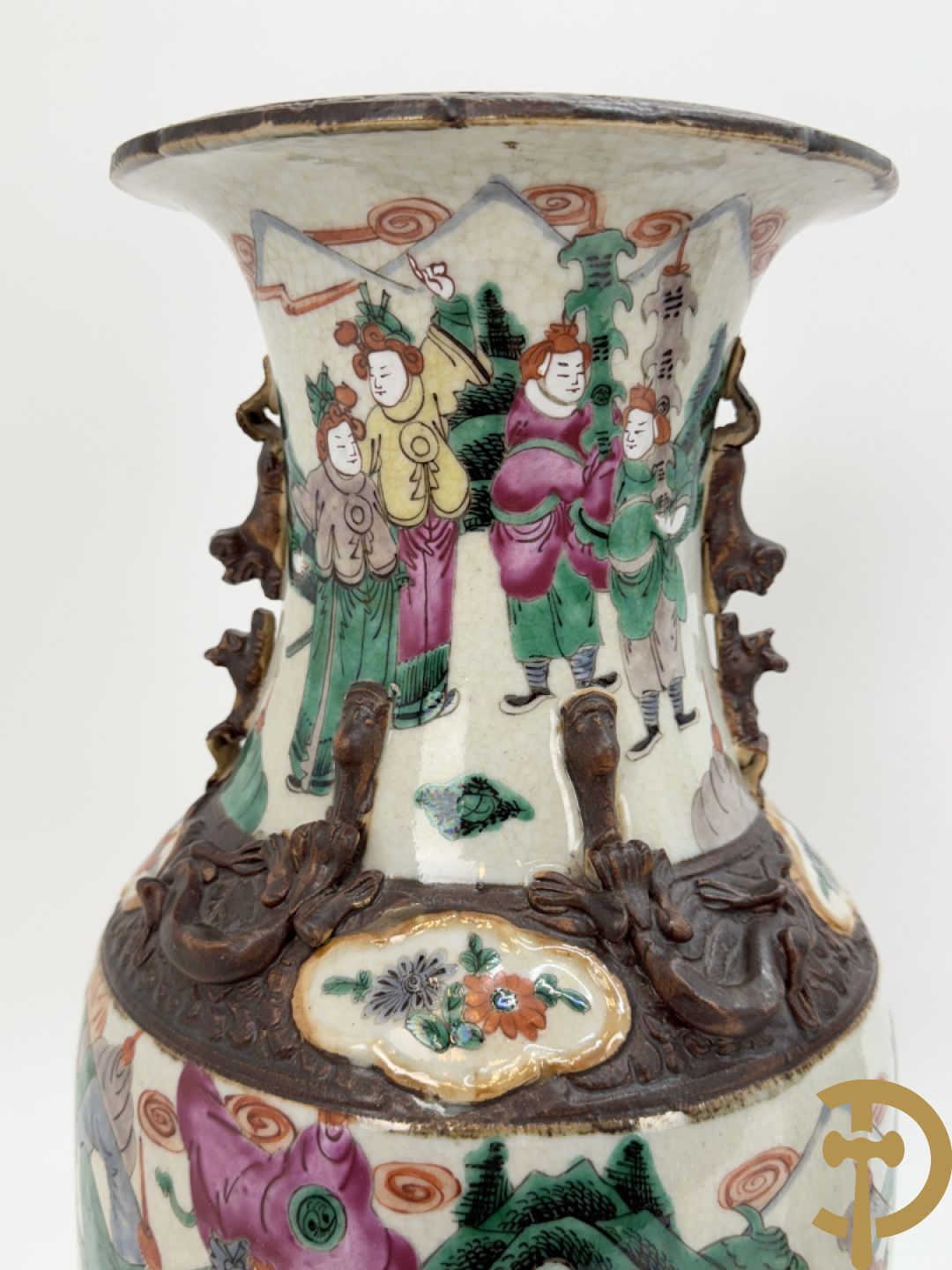 Twee Nankinvazen met geanimeerd krijgerdecor