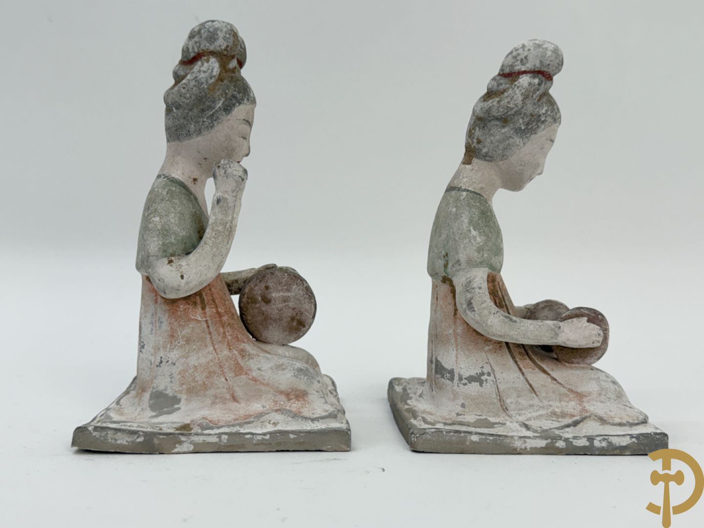 Vier beeldjes met Chinoiseriedecor