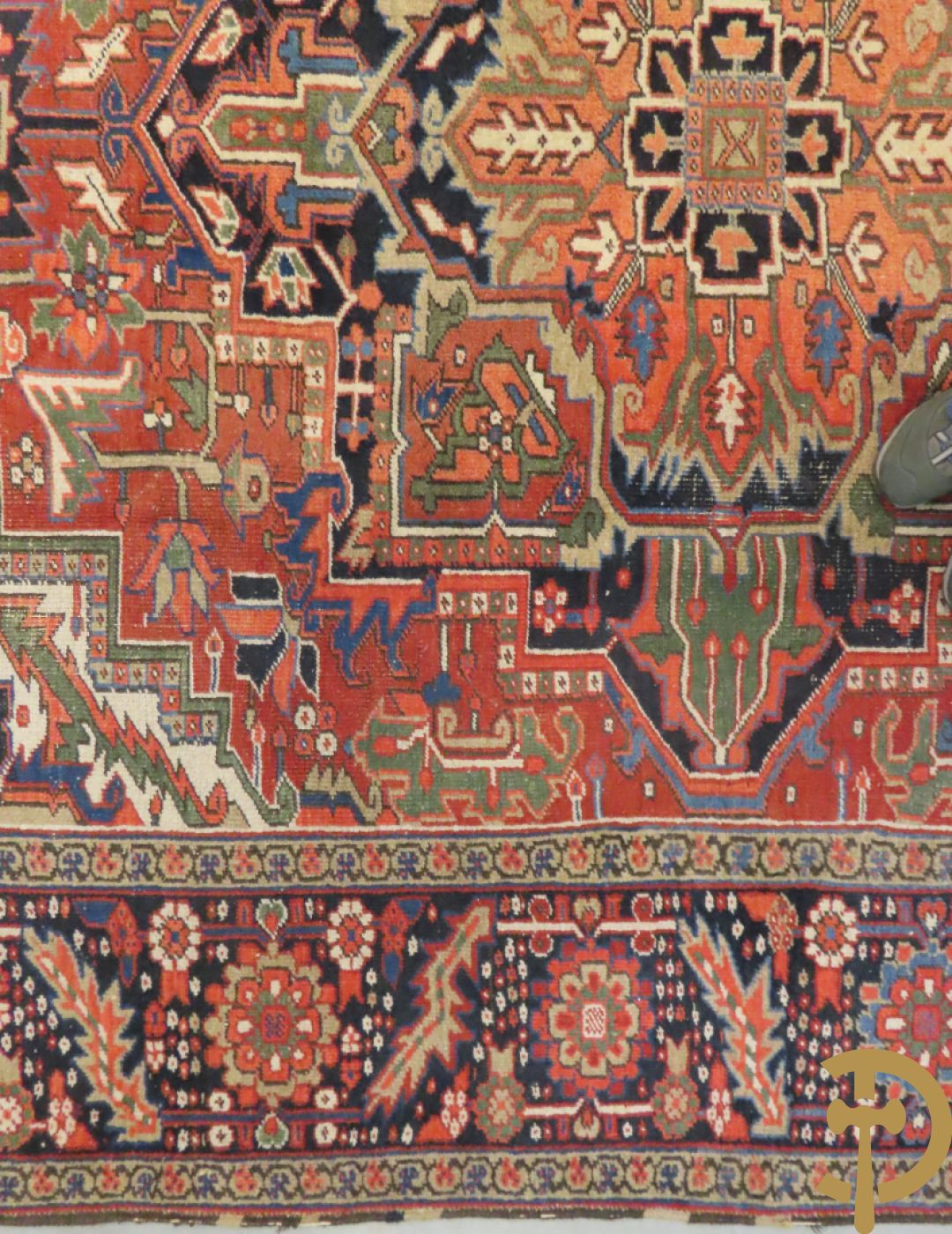 Antiek oosters handgeknoopt tapijt heriz