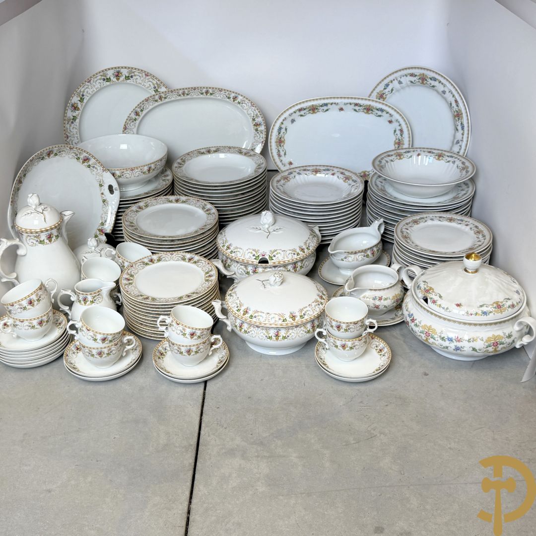 Porseleinen eetservies met bloemendecor, Eschenbach + Porseleinen eet- en koffieservies met gebloemde rand, Fürstenberg