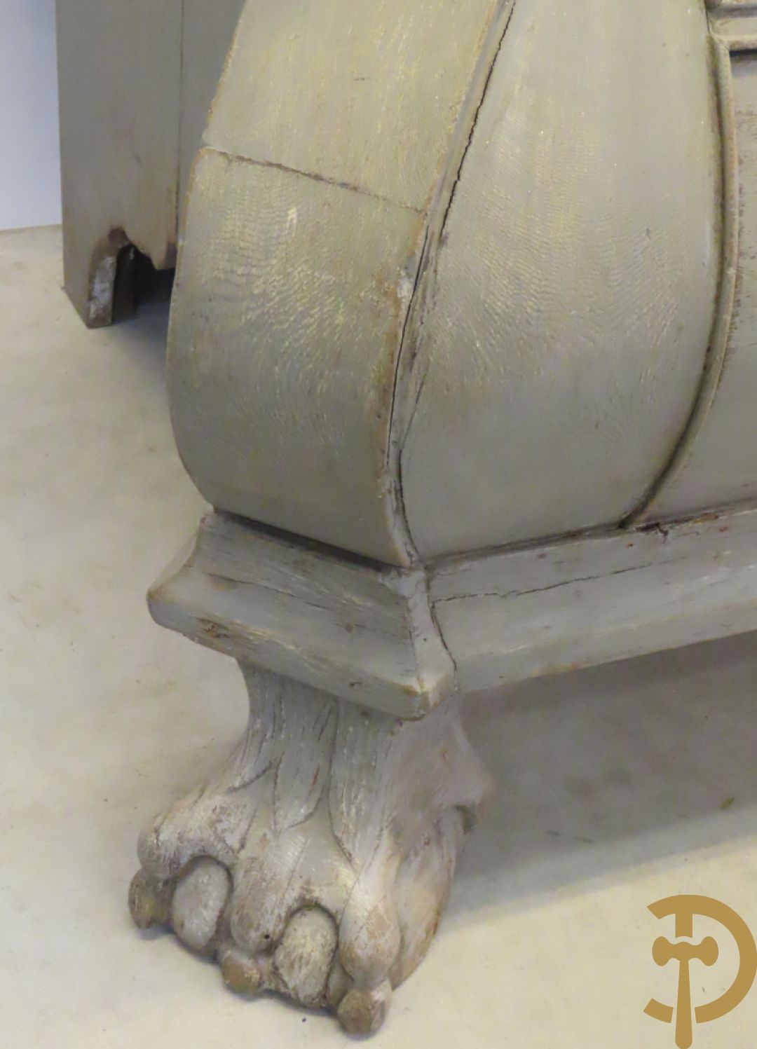 Hollands eiken beschilderd kabinet met 2 deuren bovenaan en 3 lades onderaan