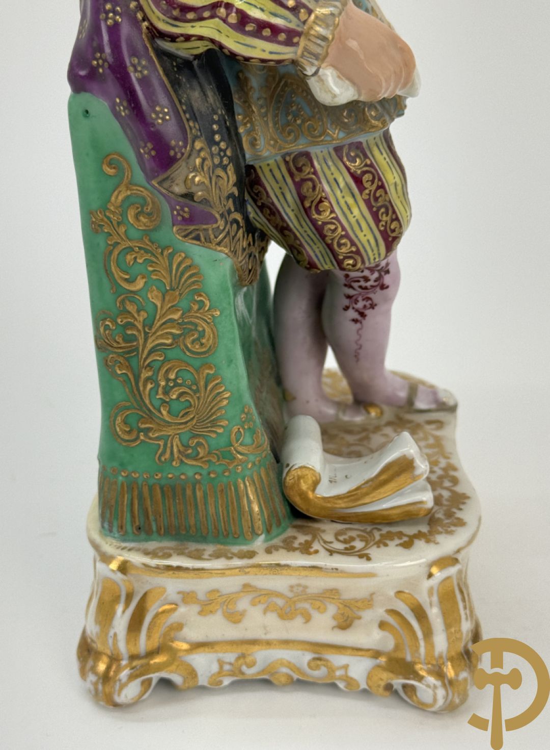 Paar 19e porseleinen Vieux Paris beeldjes van edelheer en edelvrouw